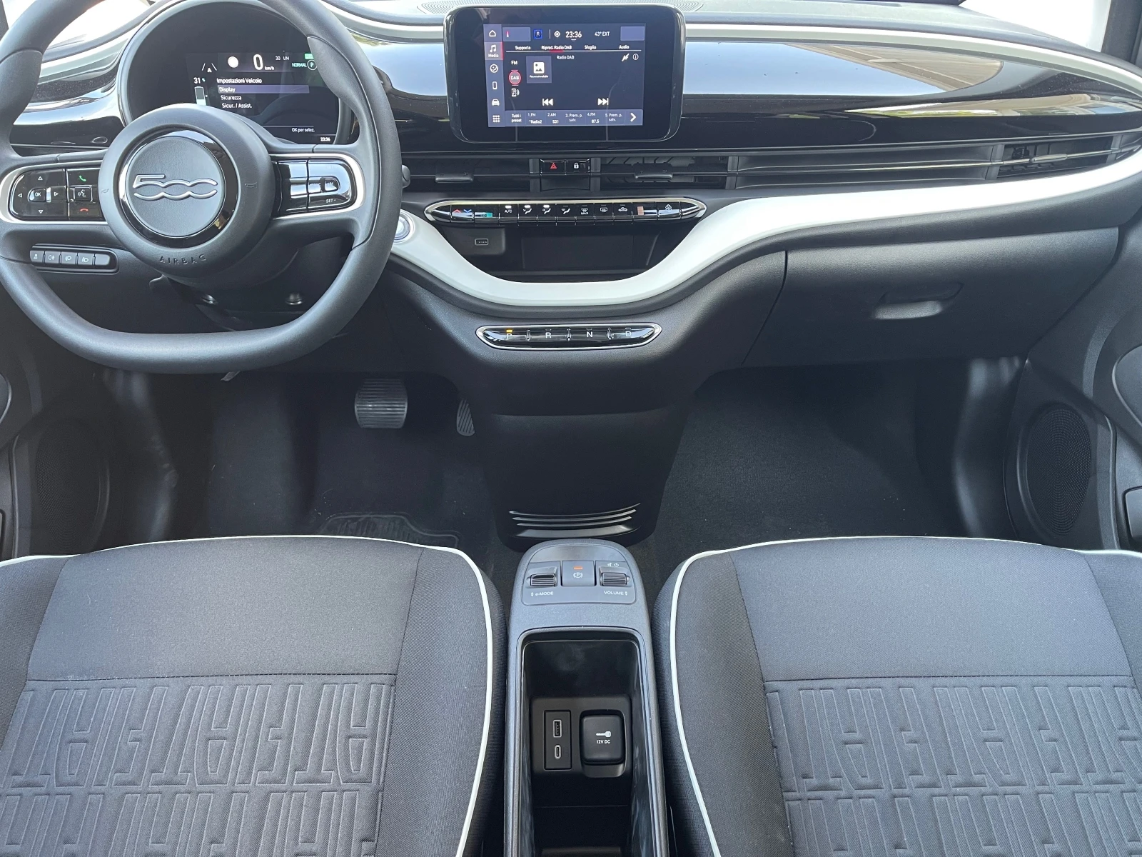 Fiat 500 E ICON/НОВ/42kWh — 10