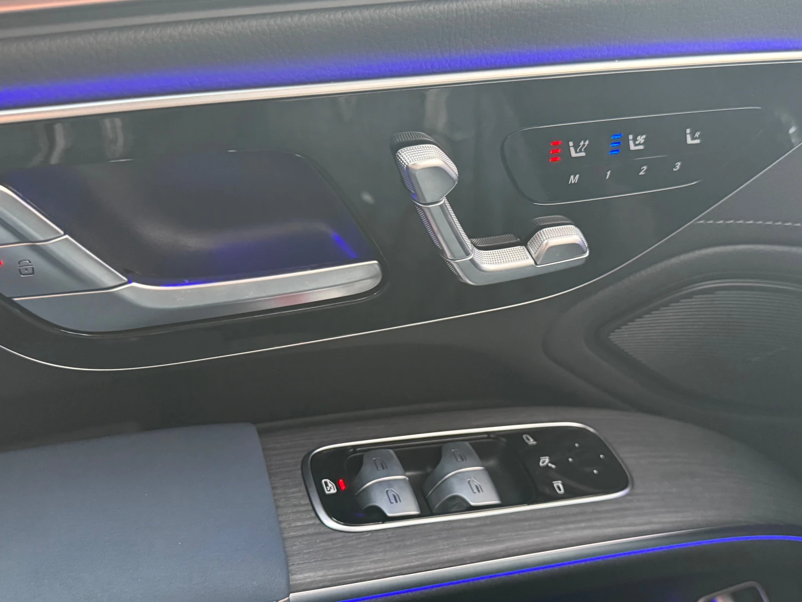 Mercedes-Benz EQS 450 /Panorama/360/Kamera/Ambiente — 14