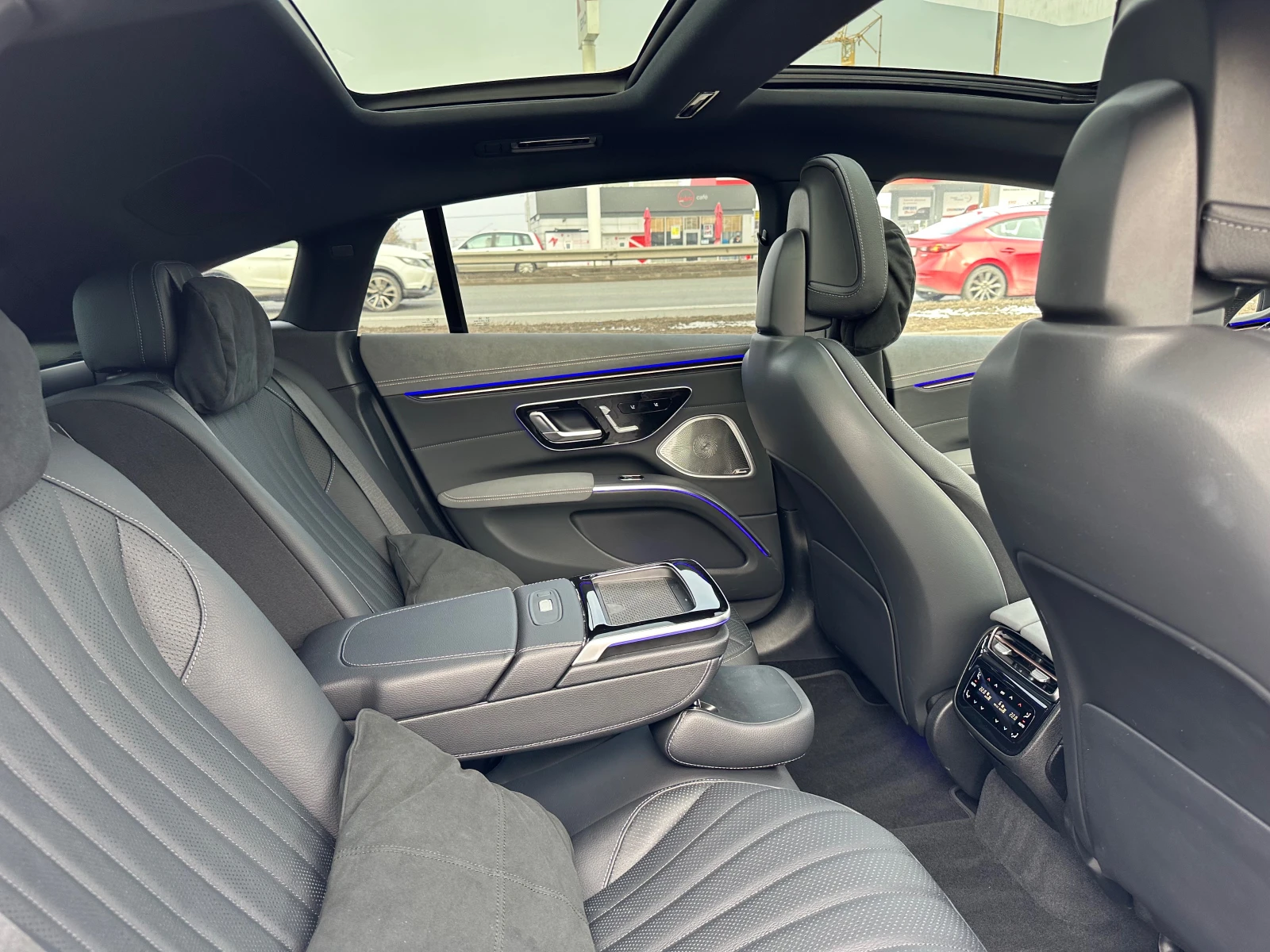 Mercedes-Benz EQS 450 /Panorama/360/Kamera/Ambiente — 7