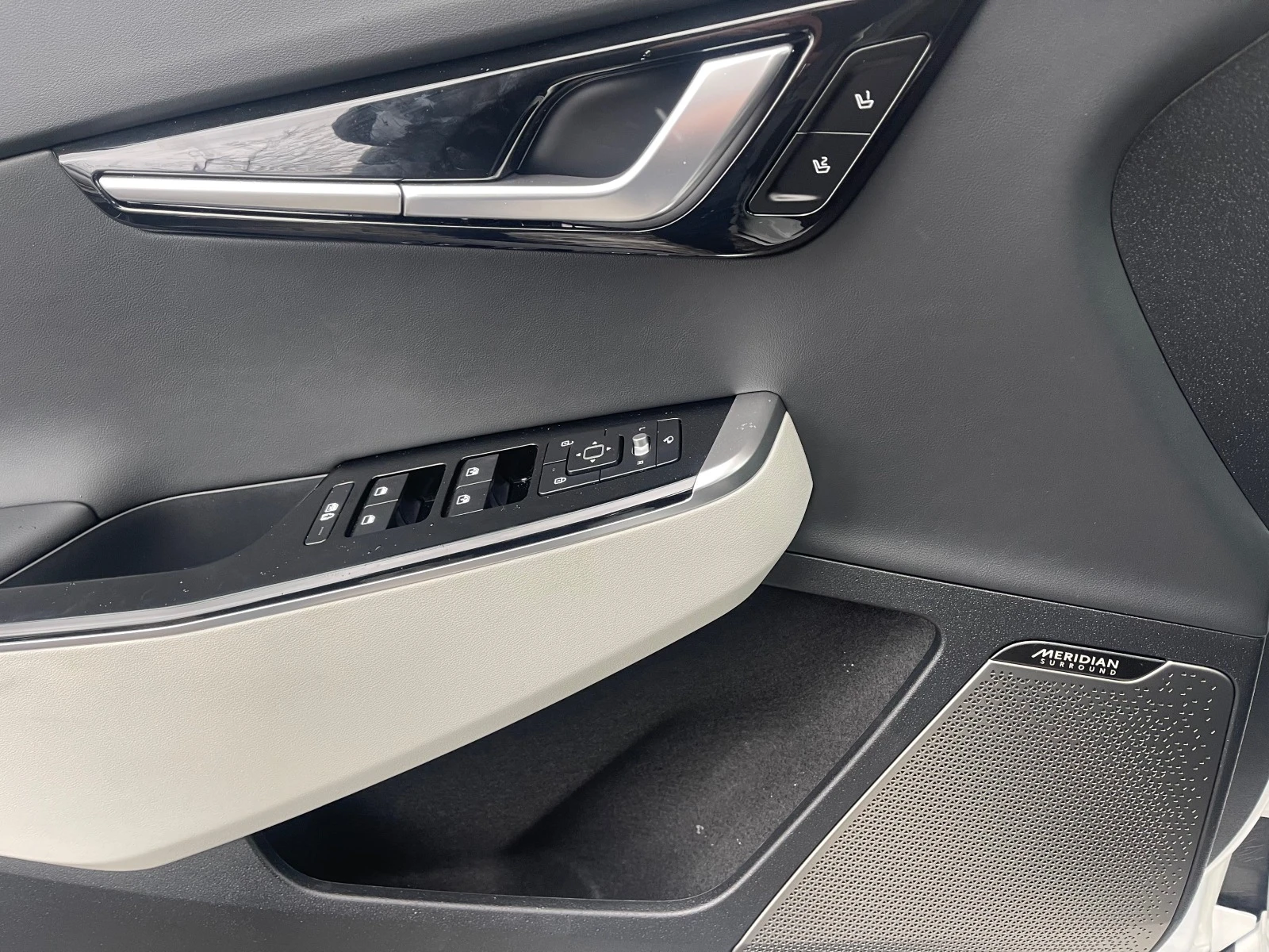 Kia EV6 GT-LINE\77KW\4X4\15KM Обява: — 13