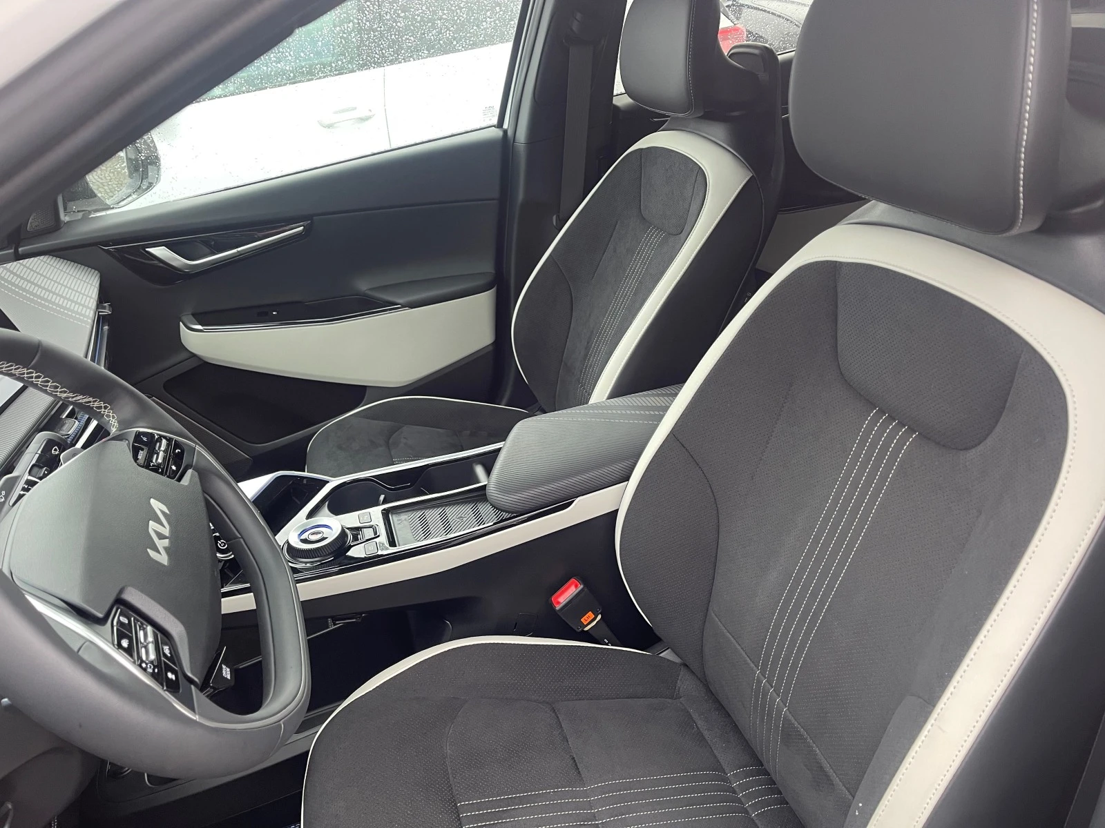 Kia EV6 GT-LINE\77KW\4X4\15KM Обява: — 11