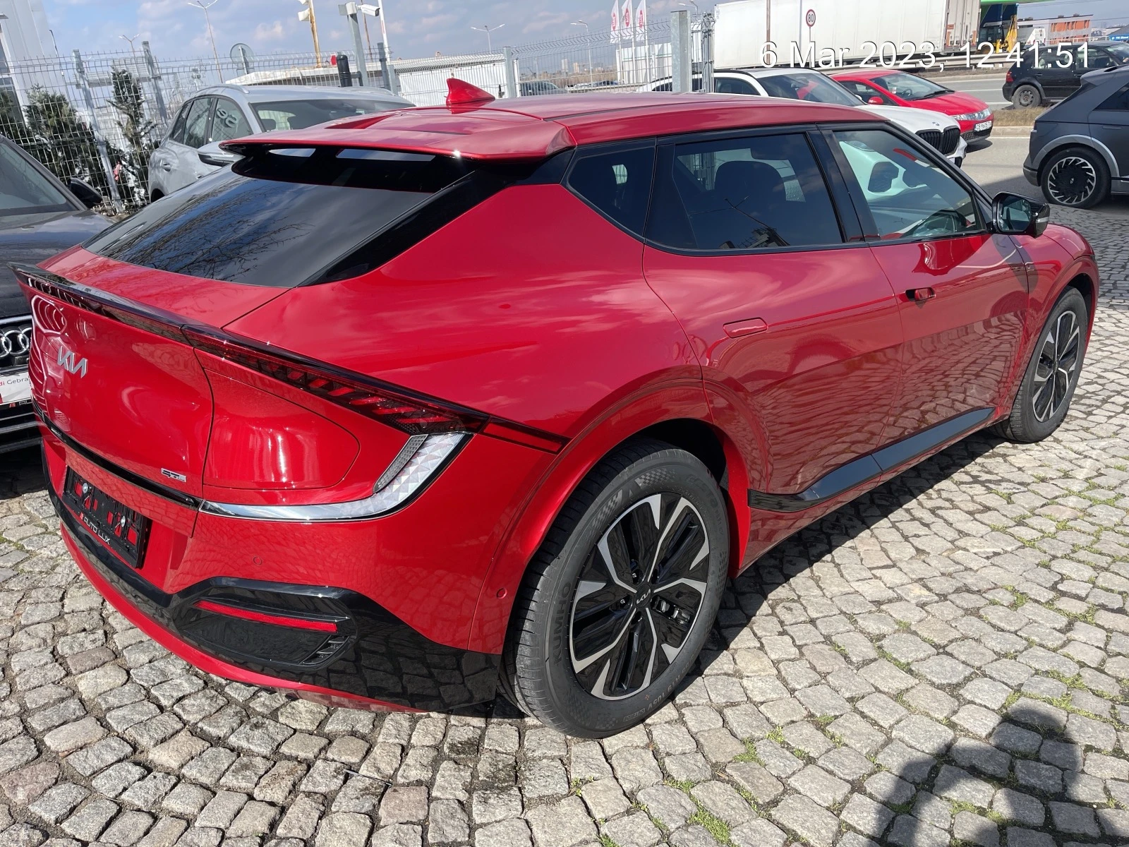 Kia EV6 GT-LINE\77KW\4X4\15KM Обява: — 8