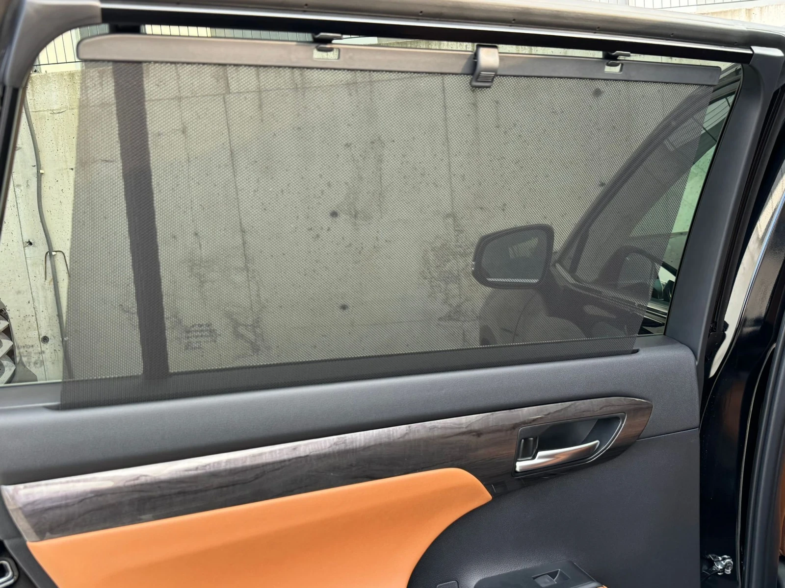 Toyota Highlander 2, 5-Hybrid/4x4/Luxury/Pano/6+ — 12