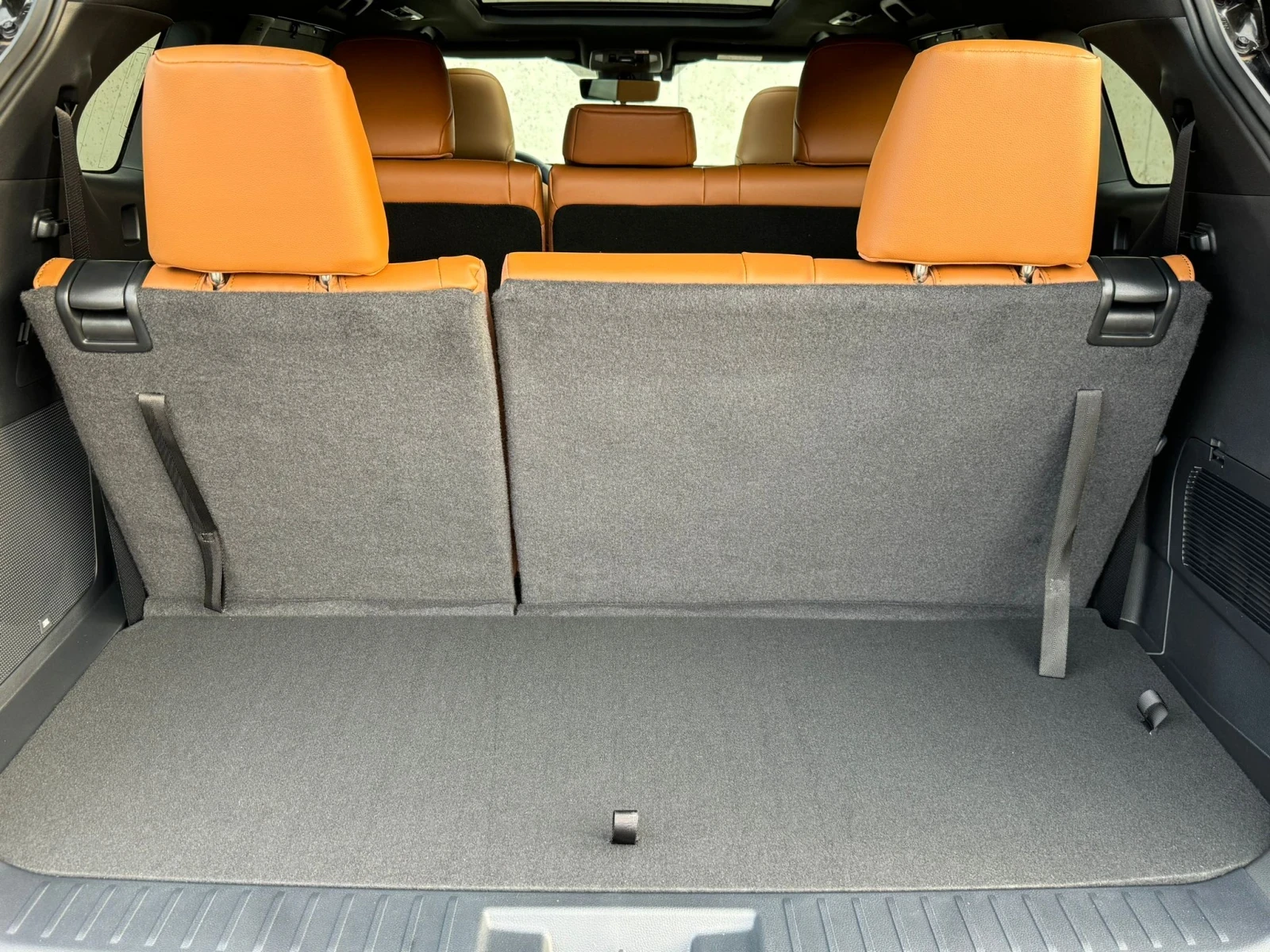 Toyota Highlander 2, 5-Hybrid/4x4/Luxury/Pano/6+ — 14