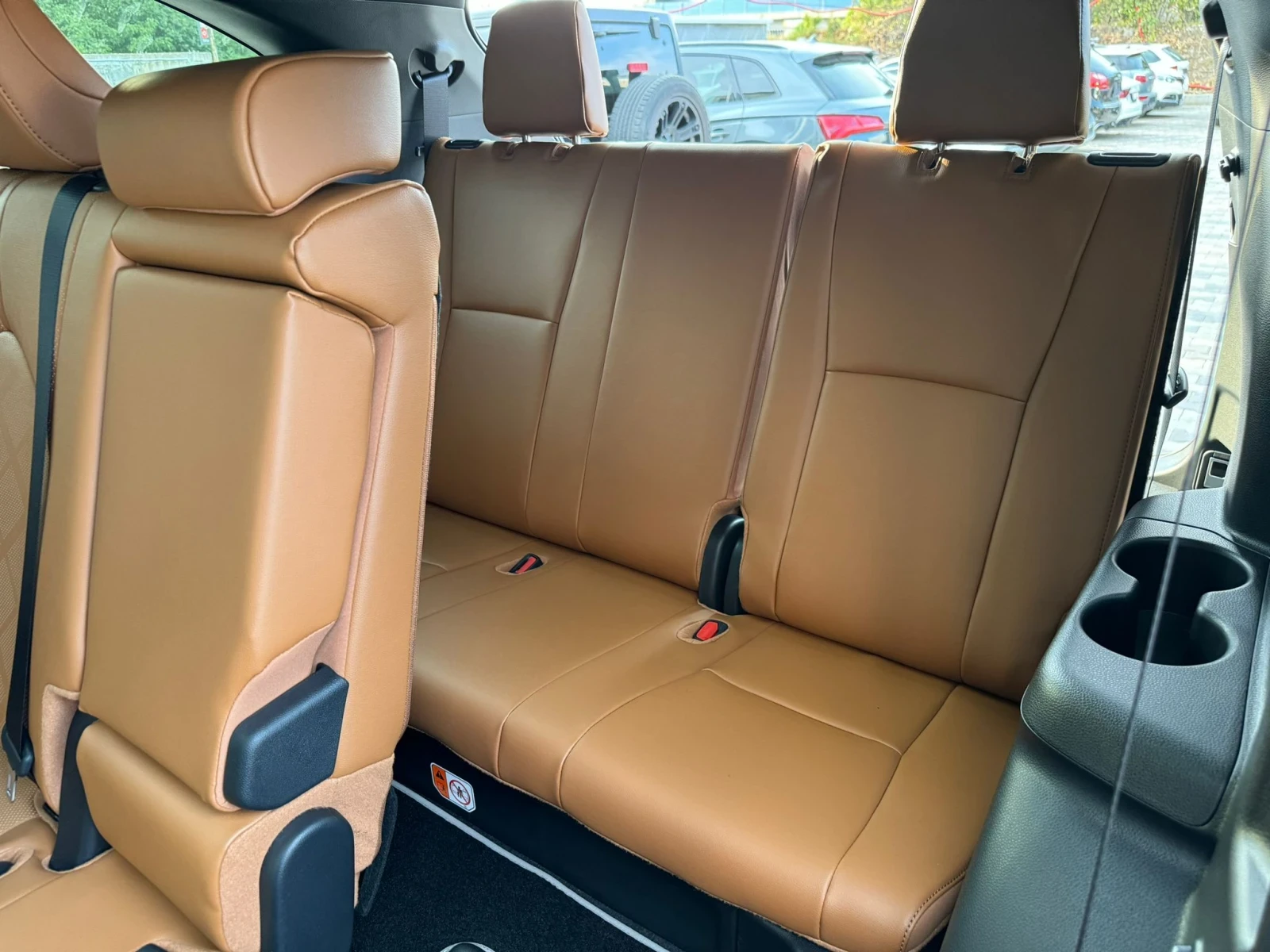 Toyota Highlander 2, 5-Hybrid/4x4/Luxury/Pano/6+ — 15