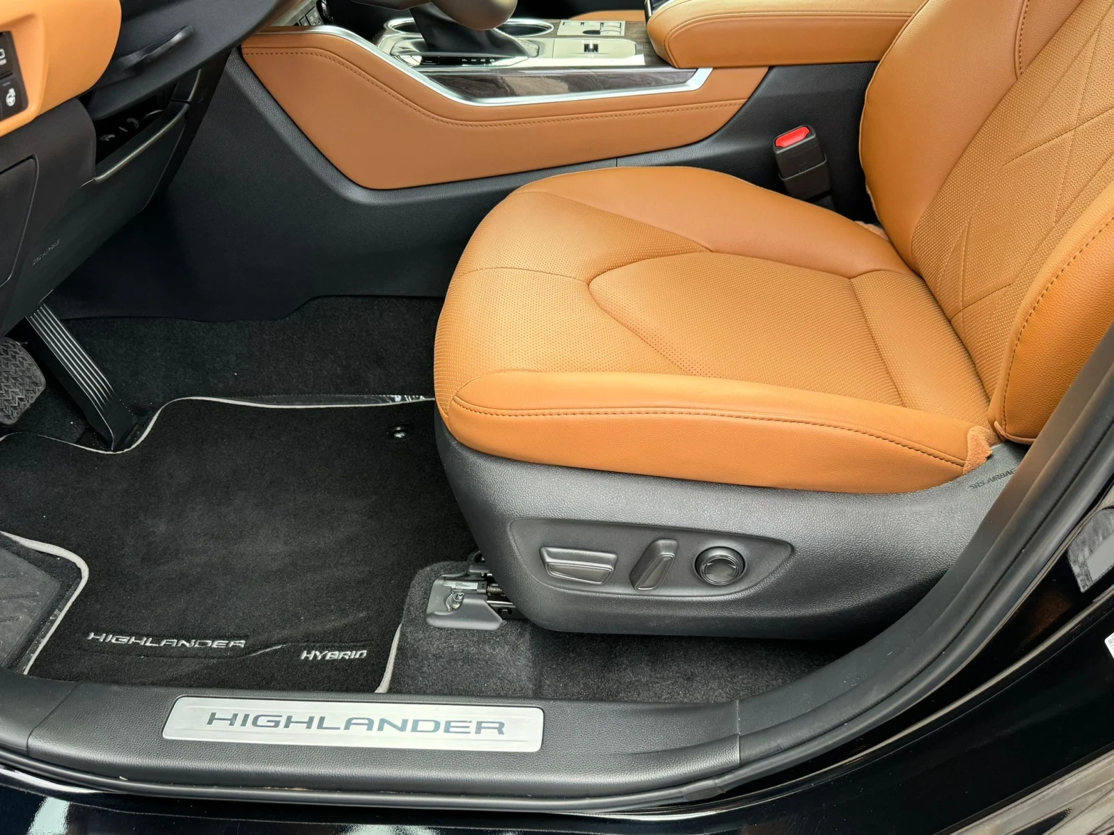 Toyota Highlander 2, 5-Hybrid/4x4/Luxury/Pano/6+ — 8