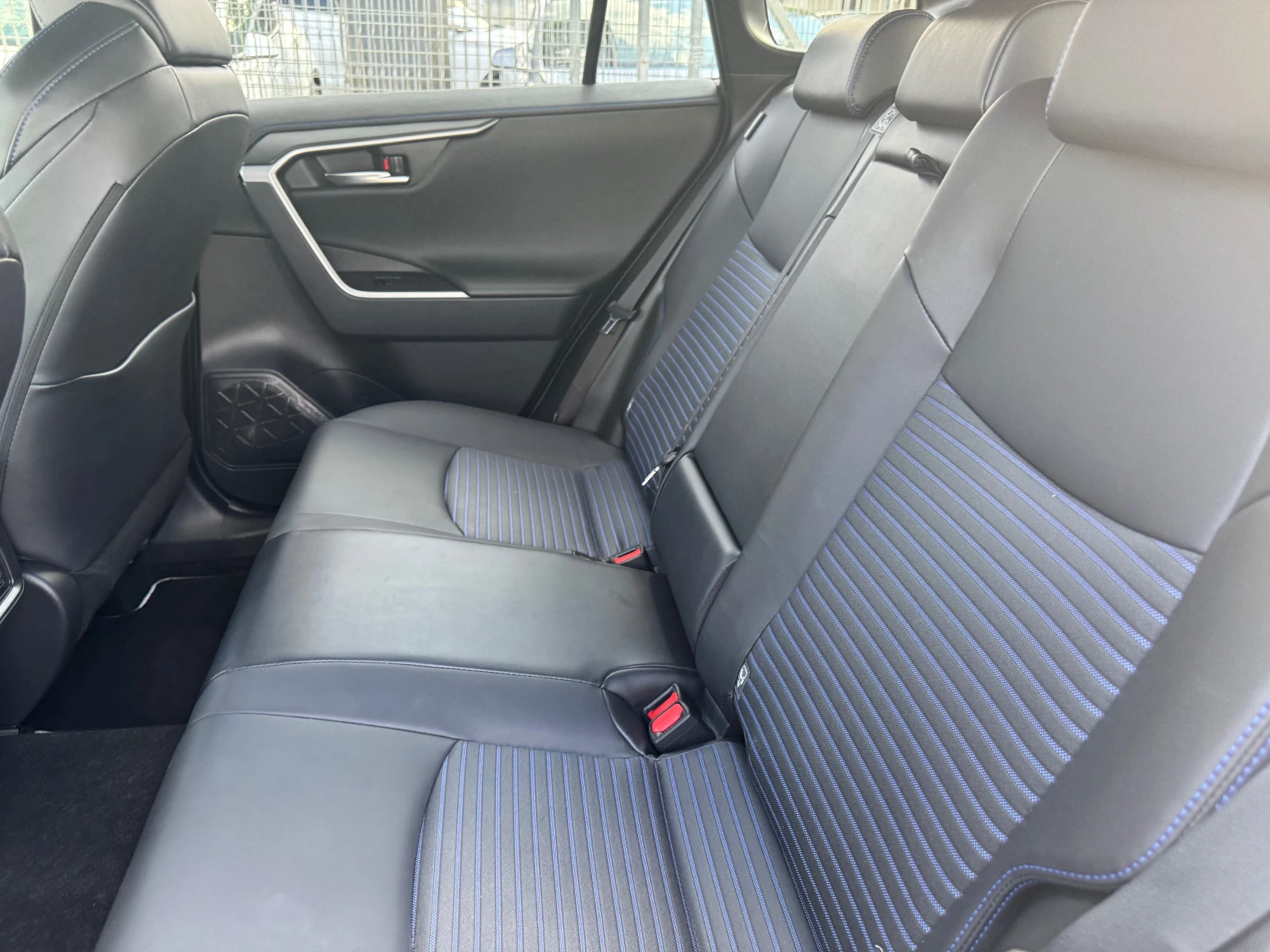 Toyota Rav4 Обява: 21752843495360266 — 15