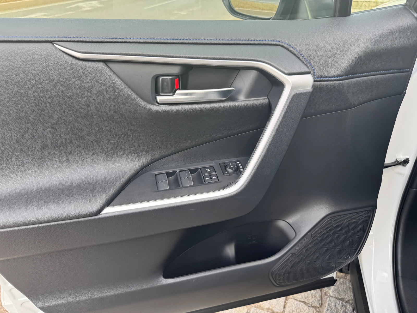 Toyota Rav4 Обява: 21752843495360266 — 11