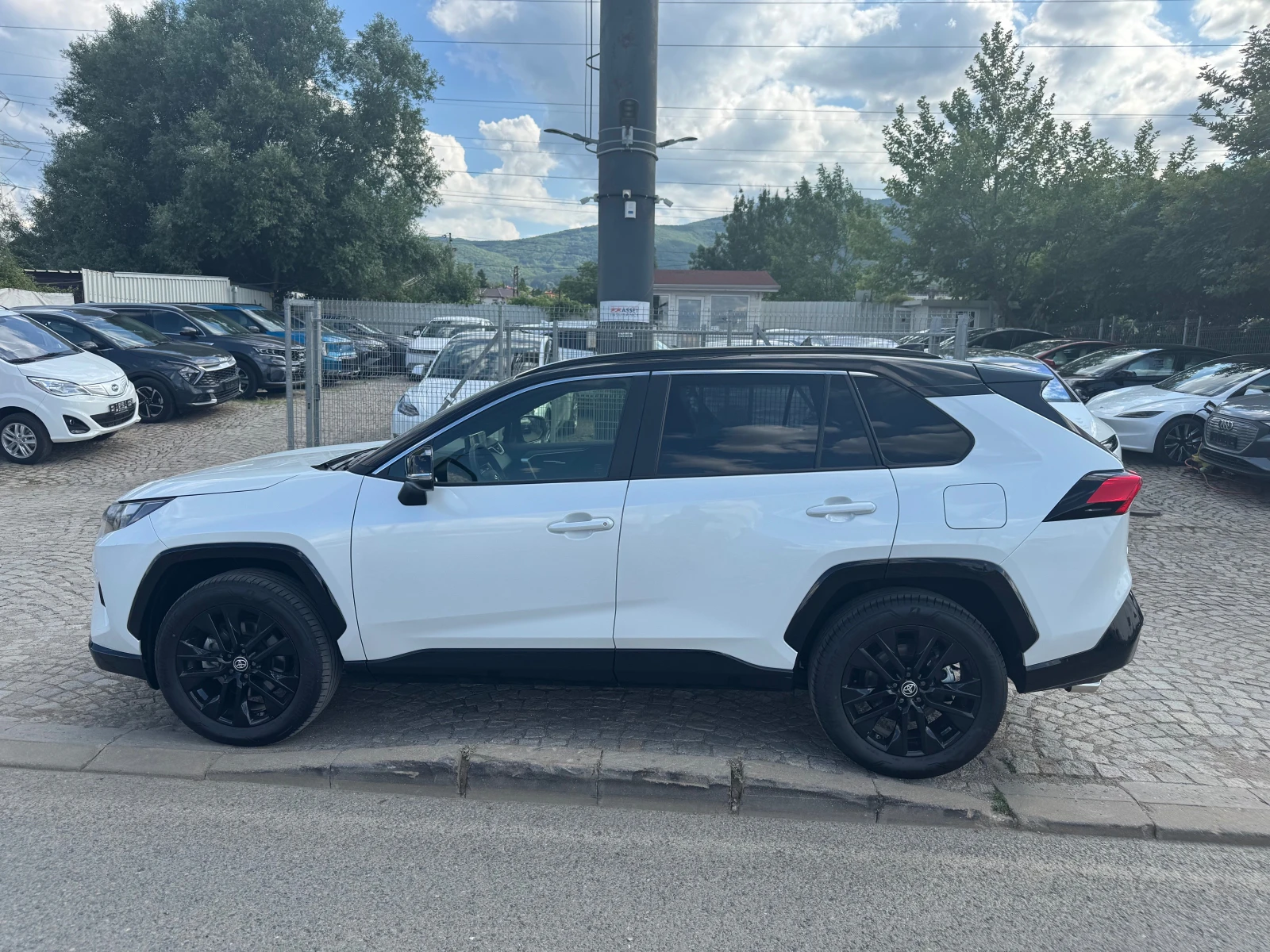 Toyota Rav4 Обява: 21752843495360266 — 7