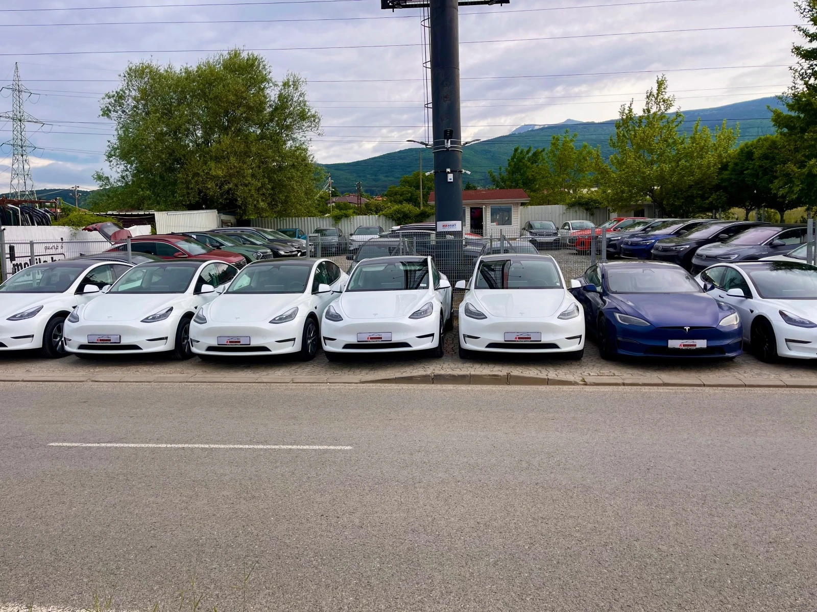 Tesla Model Y Dual — 10