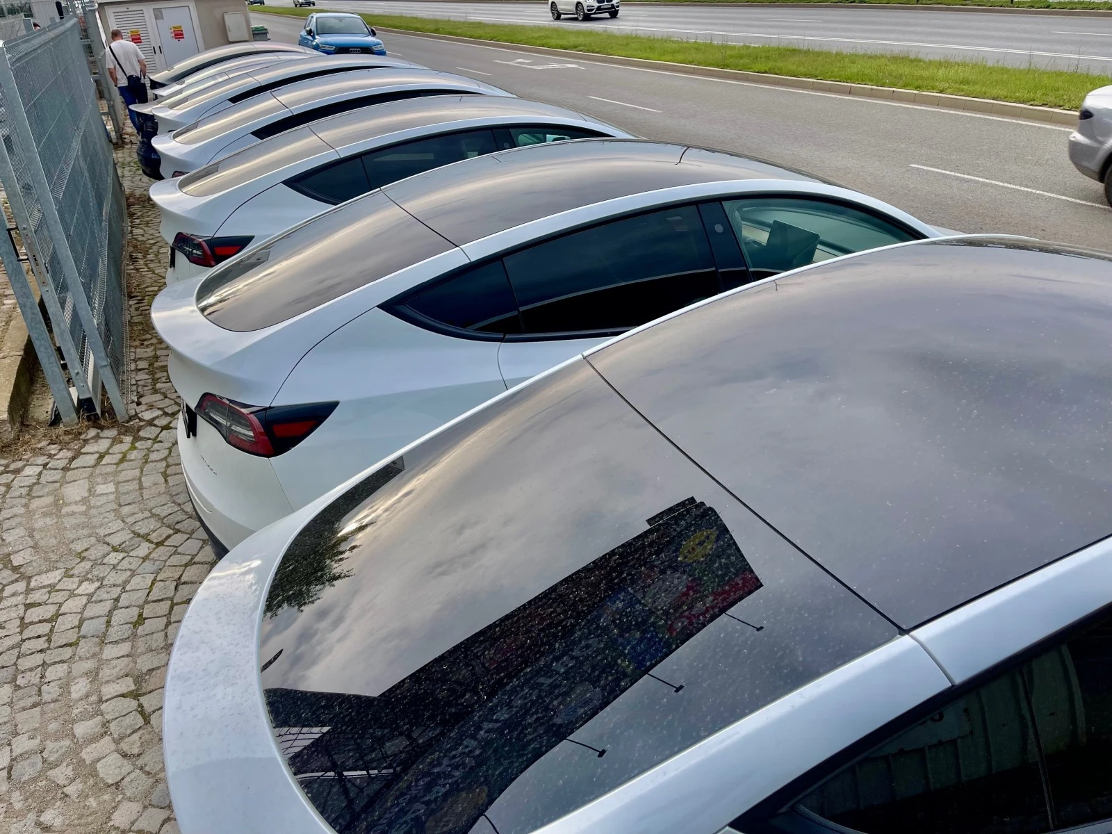 Tesla Model Y Dual — 8