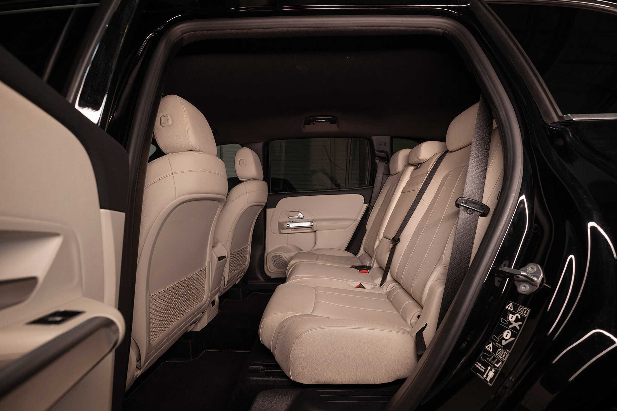 2021 Mercedes-Benz GLB 220 D — 10