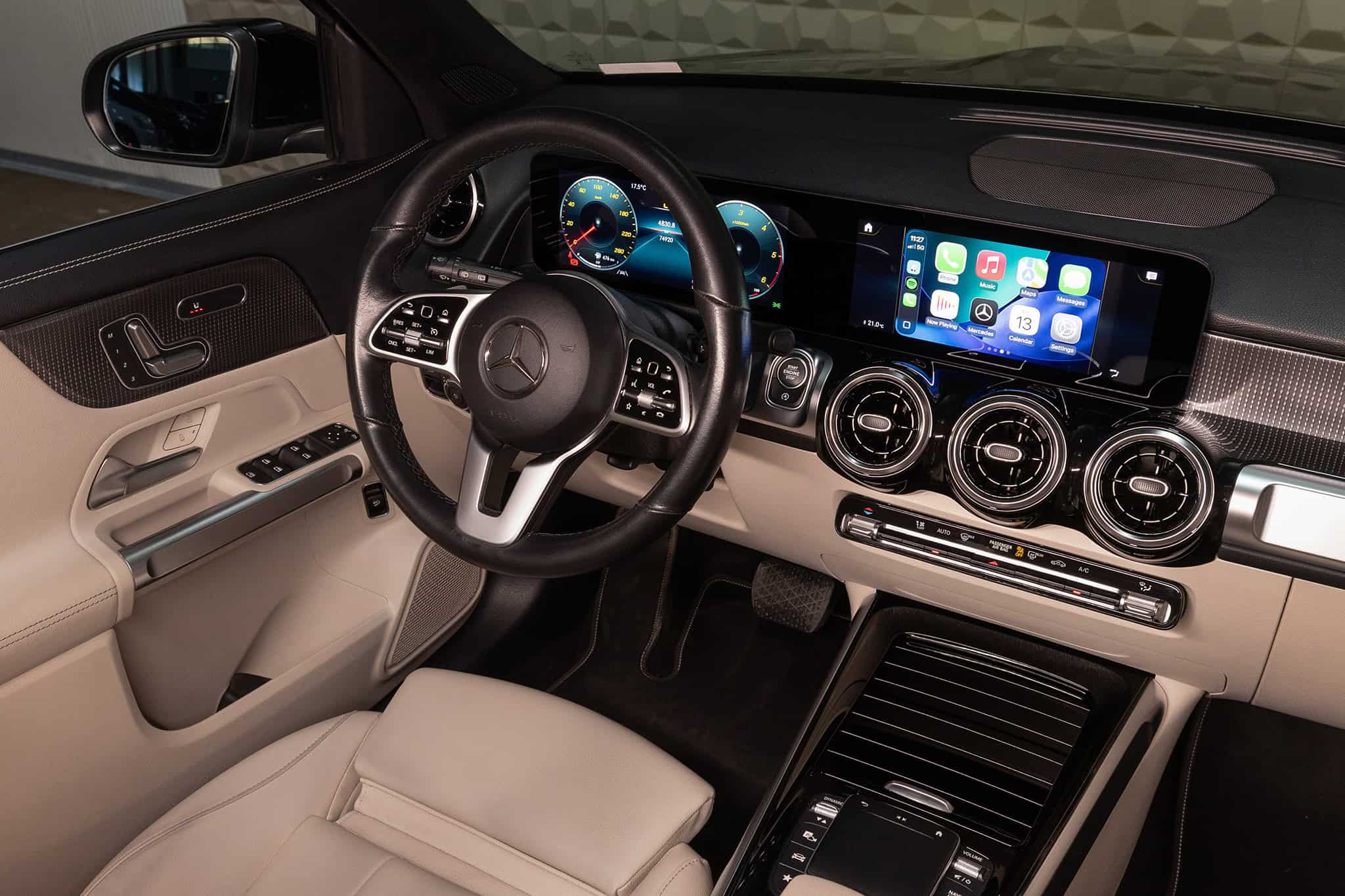 2021 Mercedes-Benz GLB 220 D — 9