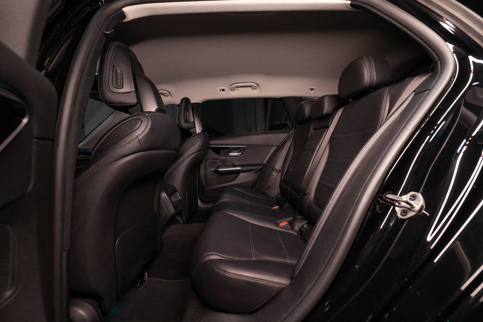 2021 Mercedes-Benz C 300 d AMG Line EQ Boost — 10