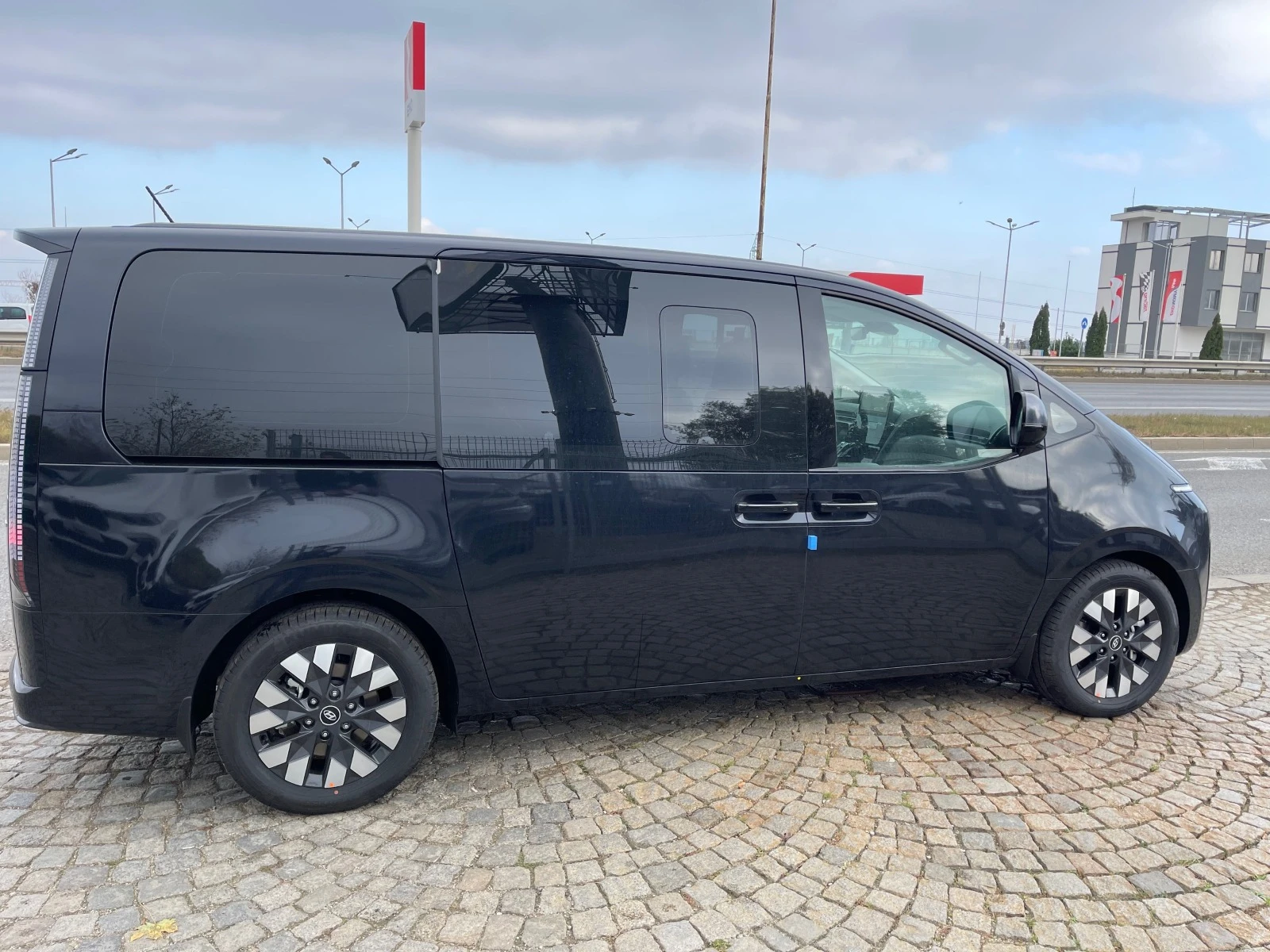 Hyundai Staria 4х4/6+ 1/luxury+ — 8