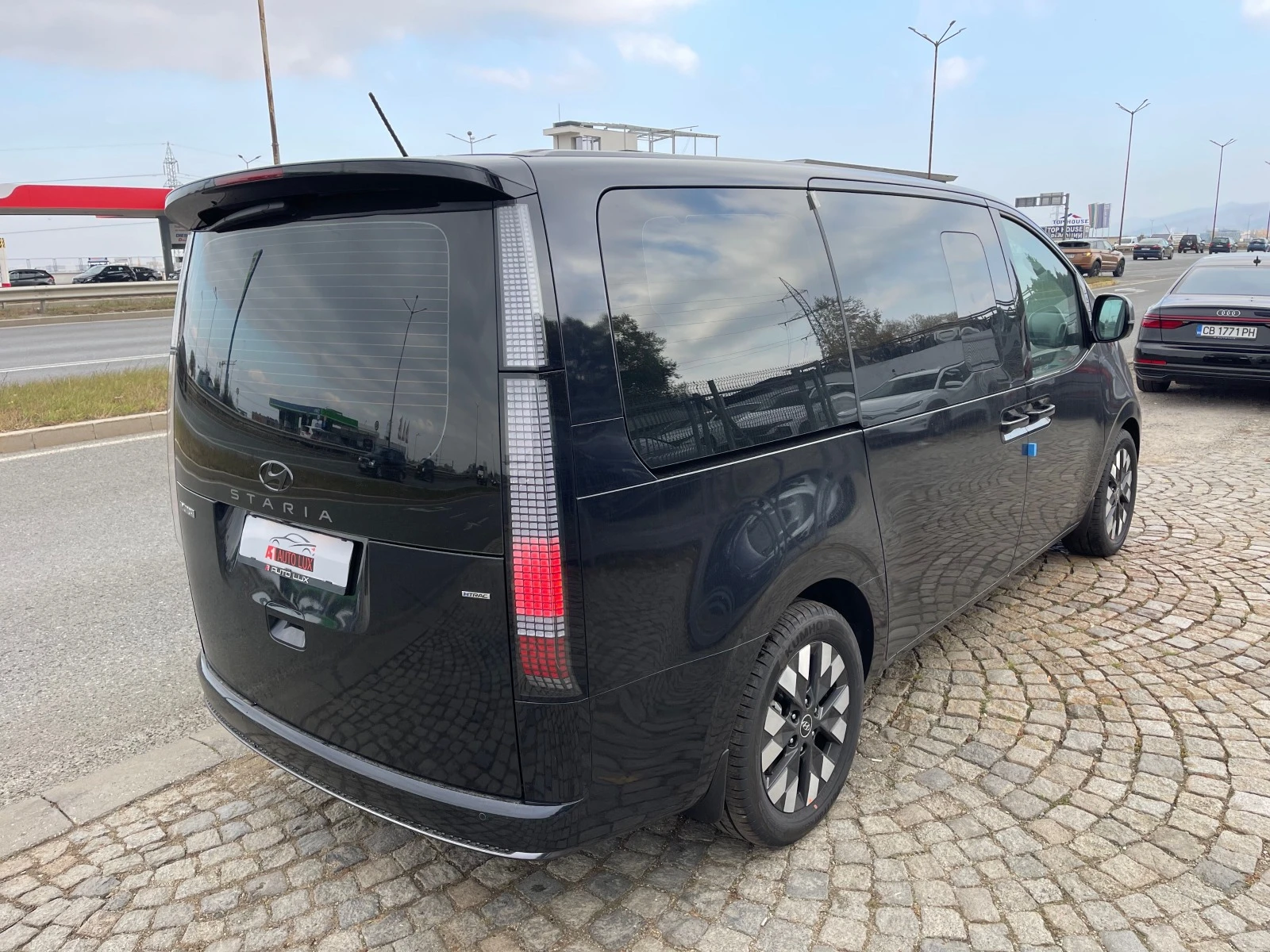 Hyundai Staria 4х4/6+ 1/luxury+ — 7