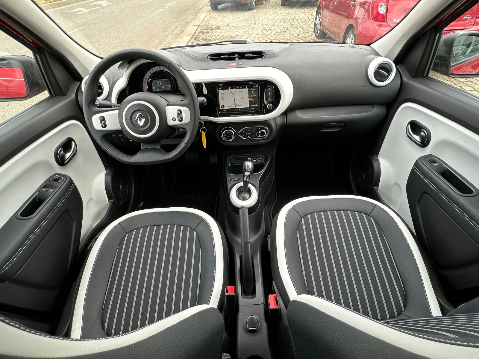 Renault Twingo Elektrik/Techno Schuko/ — 14
