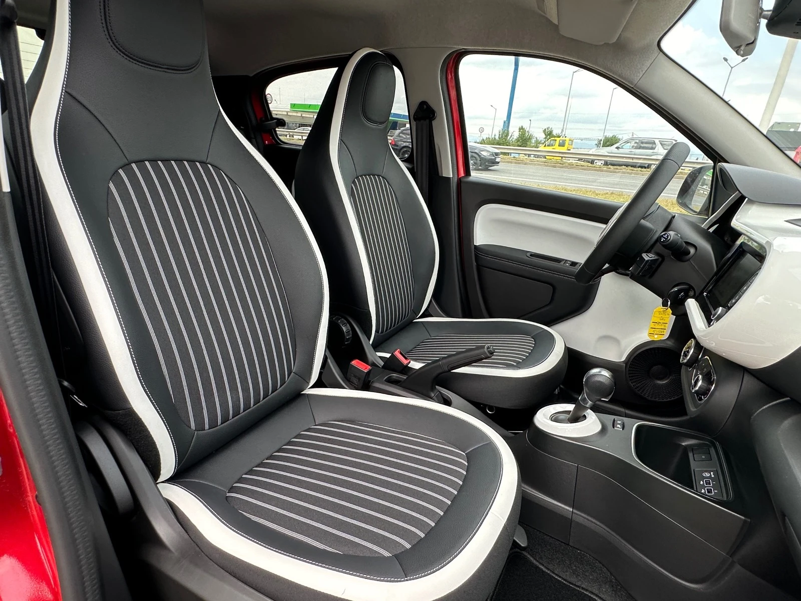 Renault Twingo Elektrik/Techno Schuko/ — 16