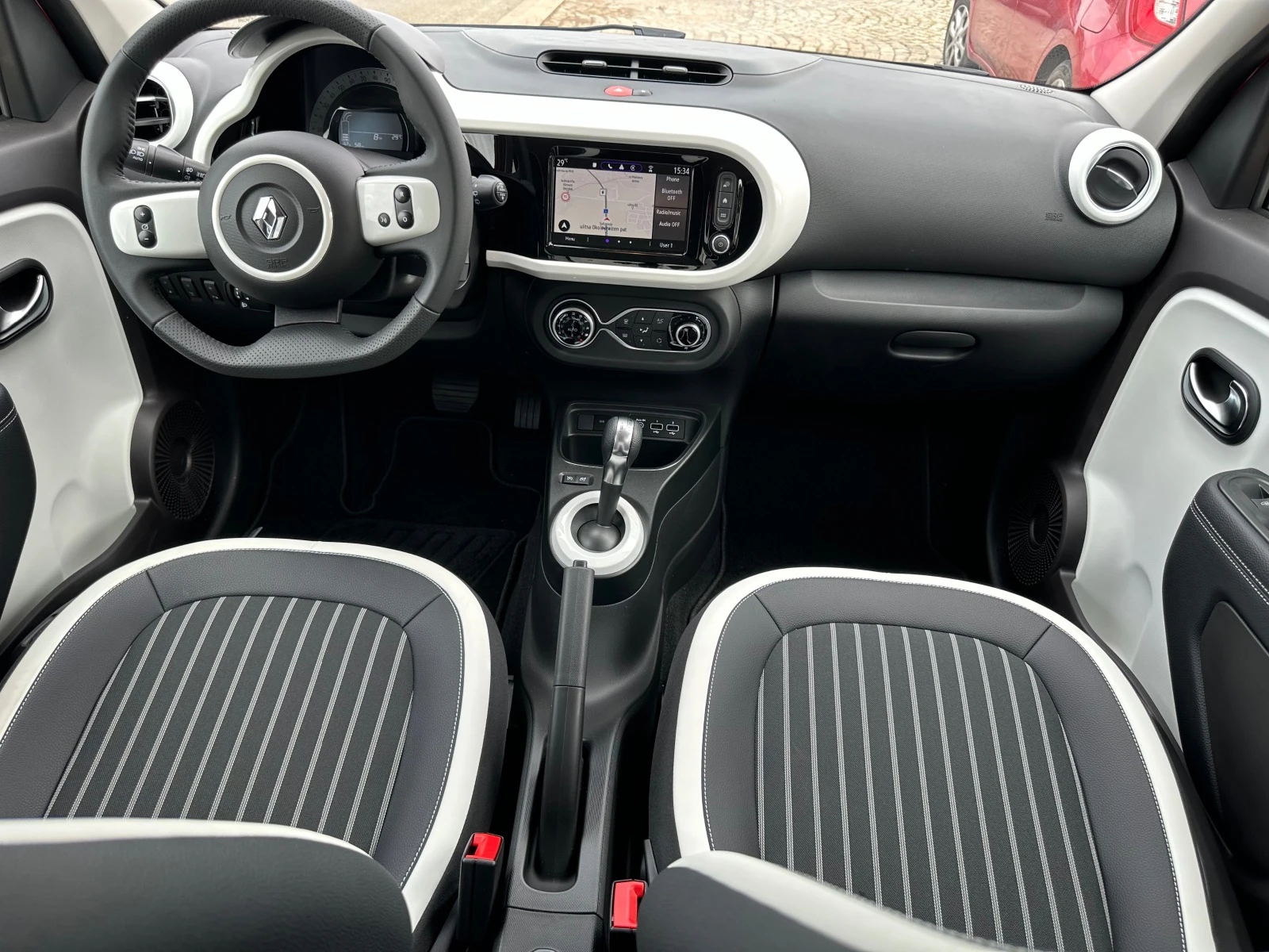 Renault Twingo Elektrik/Techno Schuko/ — 11