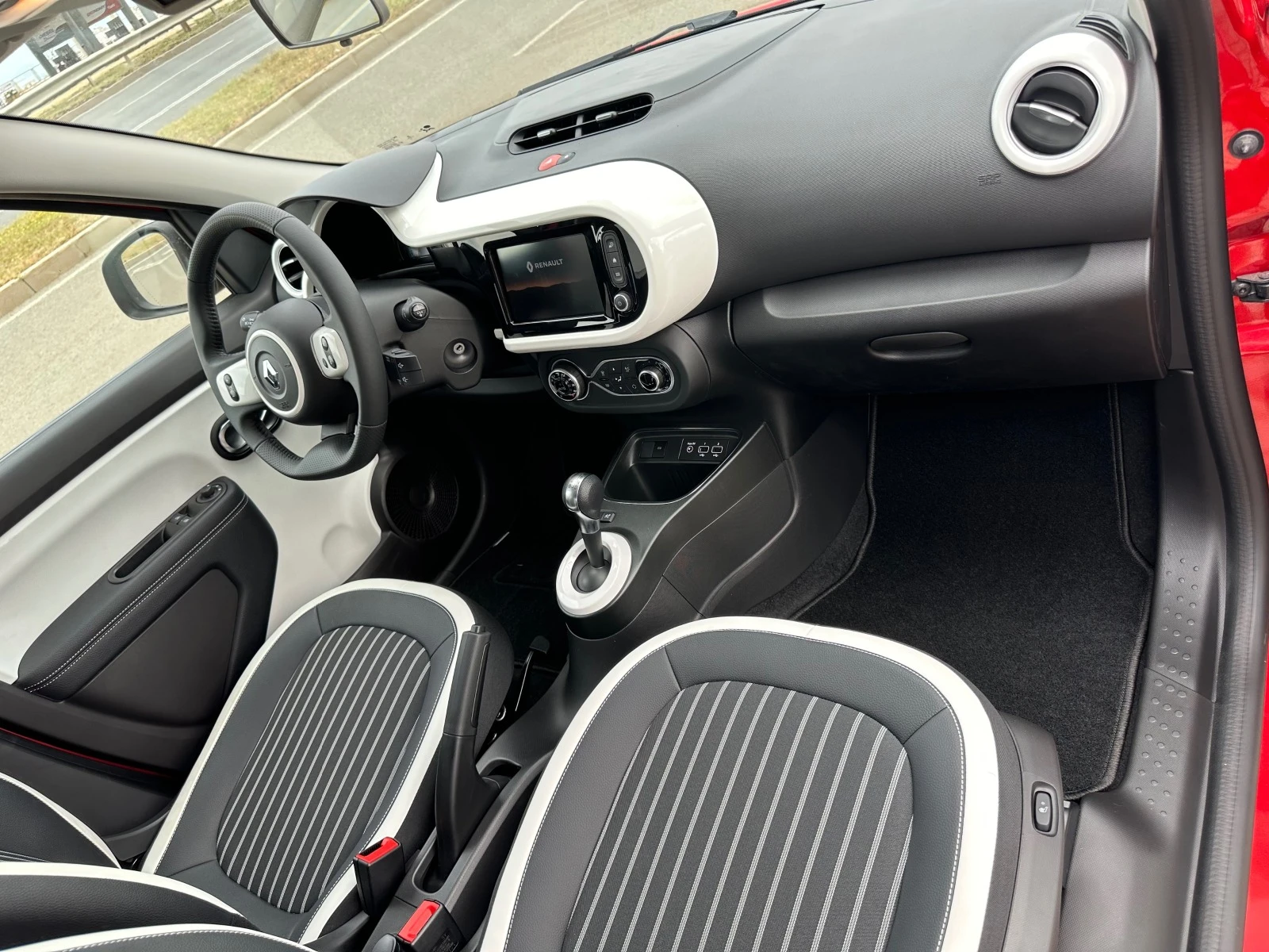 Renault Twingo Elektrik/Techno Schuko/ — 10