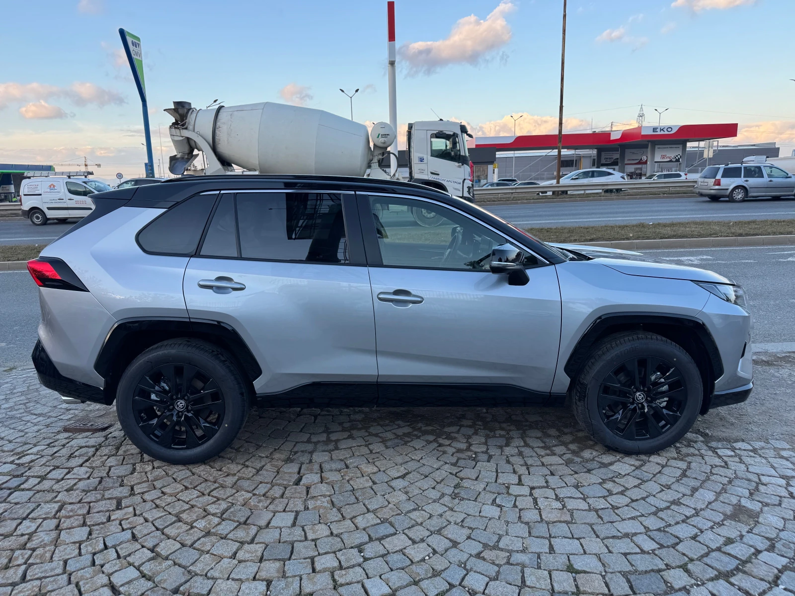 Toyota Rav4 5km/2.5-4x4/360/JBL Обява: — 7