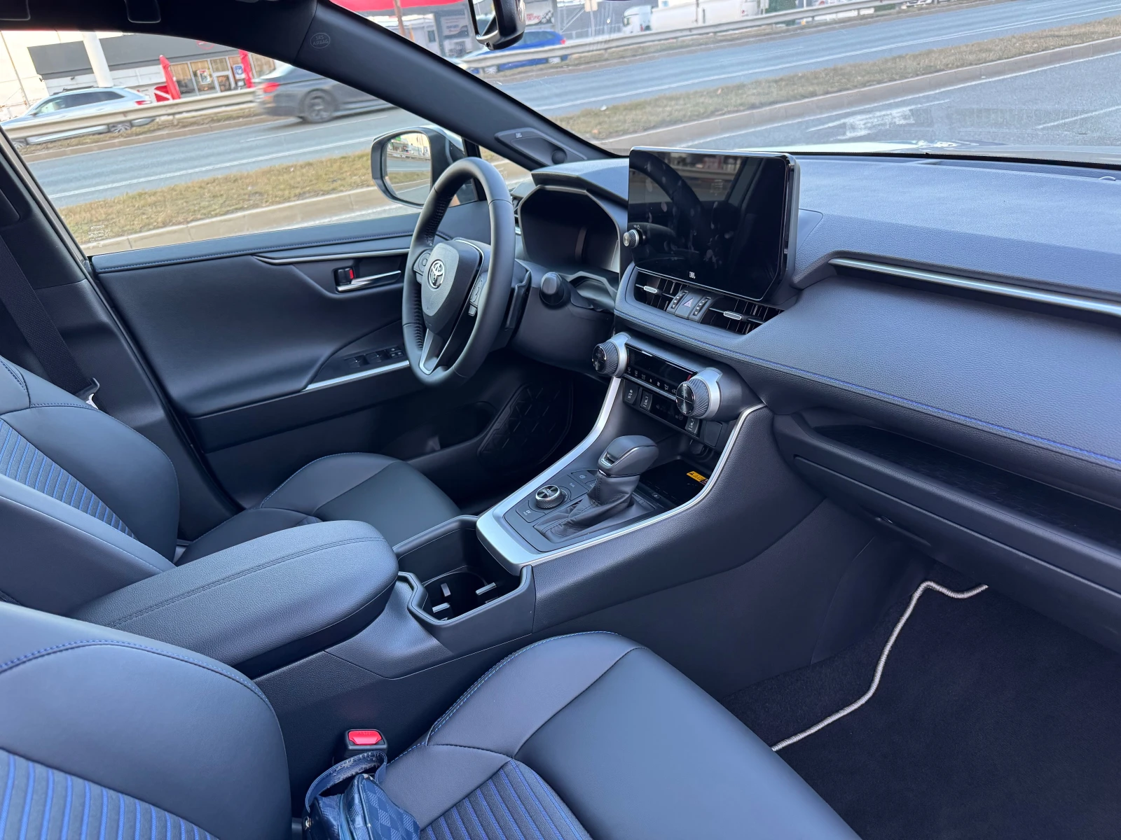 Toyota Rav4 5km/2.5-4x4/360/JBL Обява: — 8