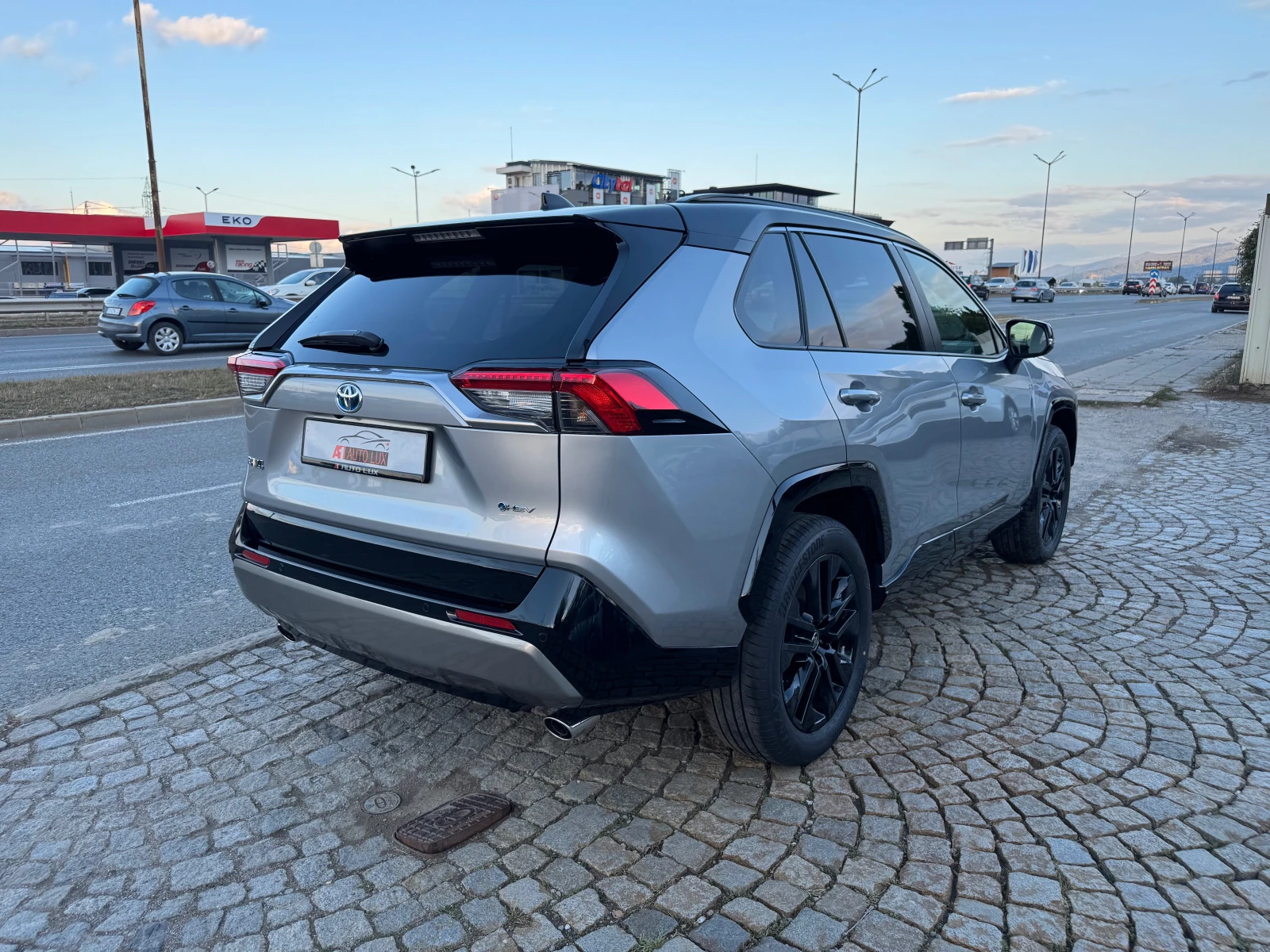 Toyota Rav4 5km/2.5-4x4/360/JBL Обява: — 6