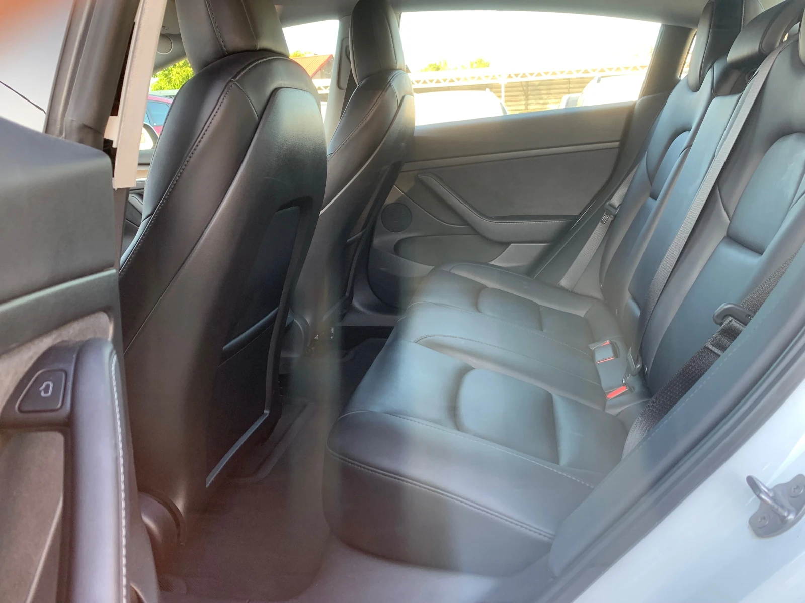 Tesla Model 3 Обява: — 10