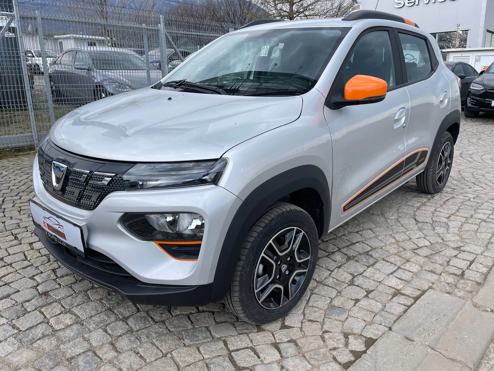 Dacia Spring COMFORT+ + — 6