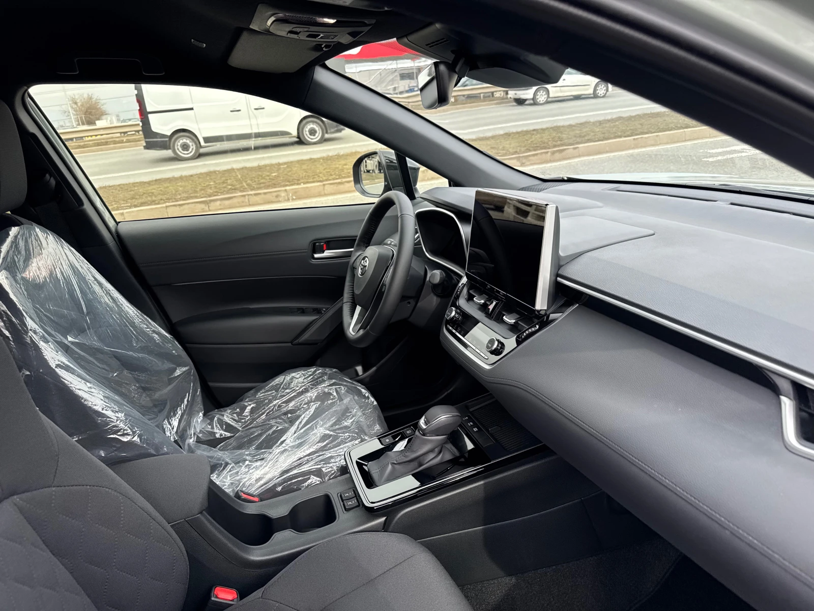 2026 Toyota Corolla Cross 2.0 HEV Executive Plus — 9