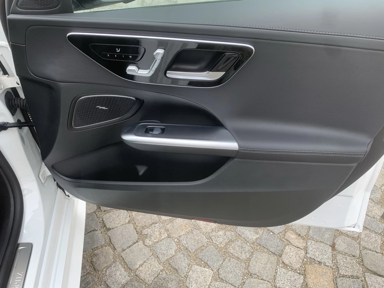 Mercedes-Benz C 300 e — 13