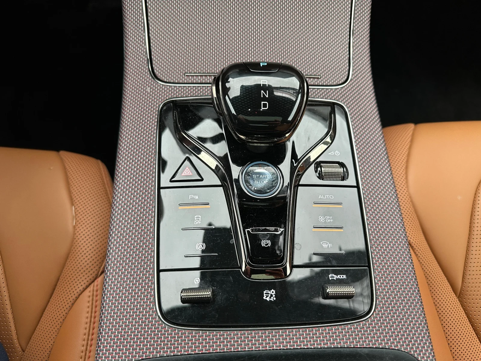 BYD HAN 4x4/Executive HEAD — 11