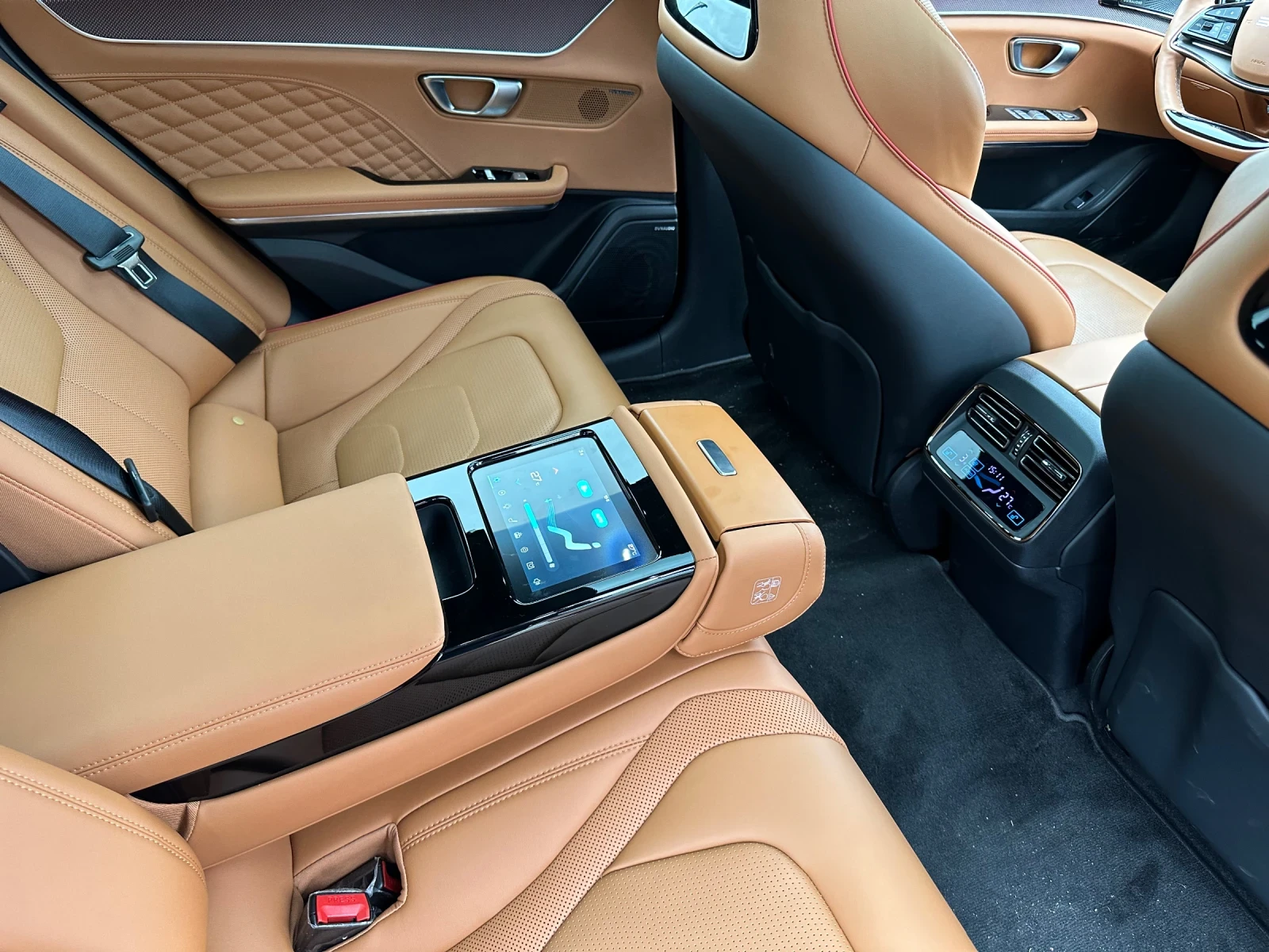 BYD HAN 4x4/Executive HEAD — 15