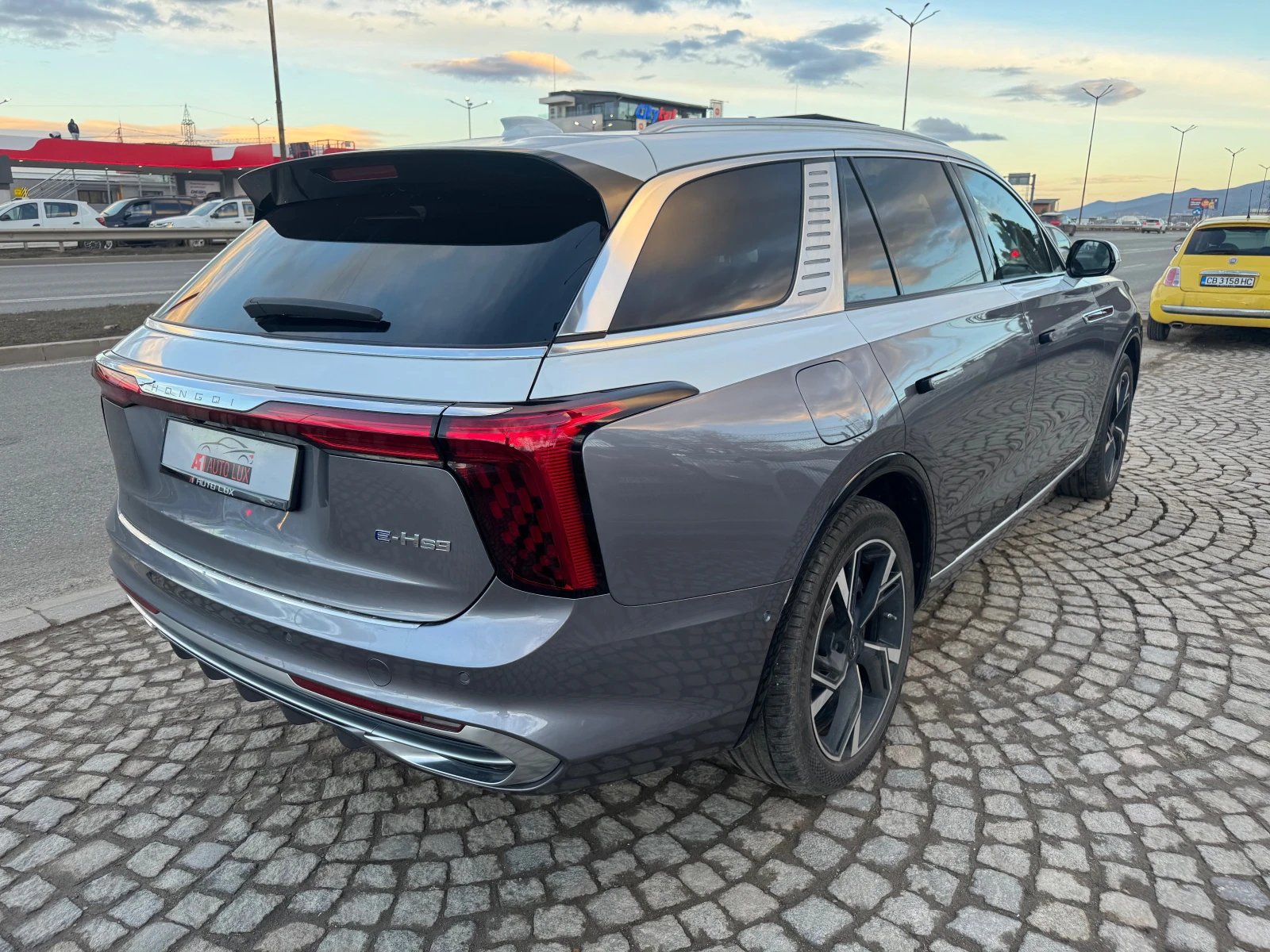2023 Hongqi E-HS9 4WD — 6