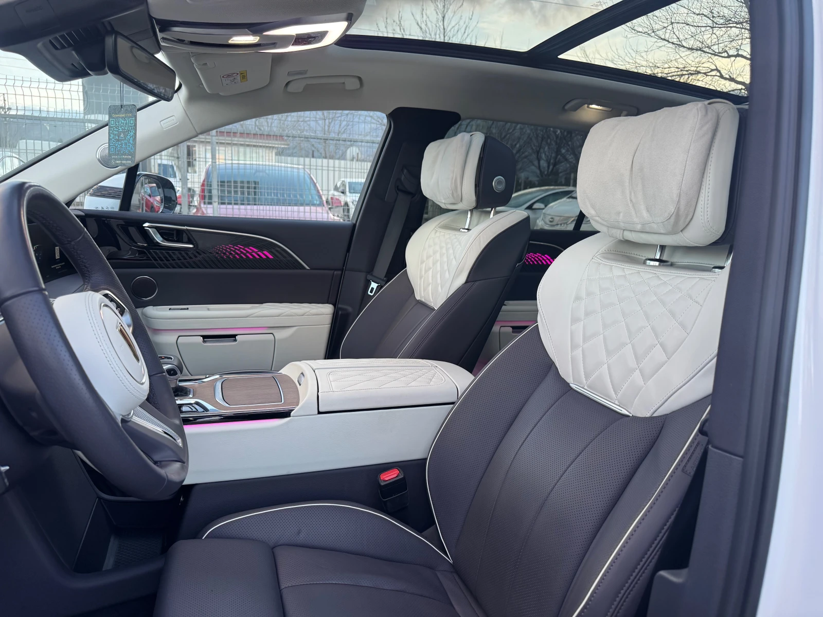 2023 Hongqi E-HS9 4WD — 13