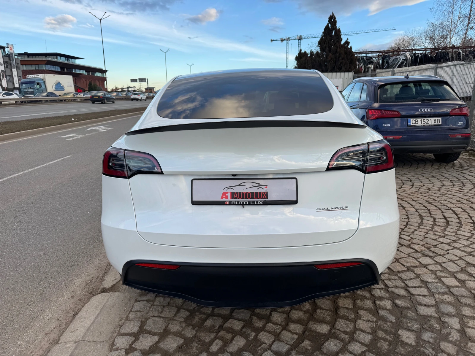 Tesla Model Y PERFORMANCE — 6
