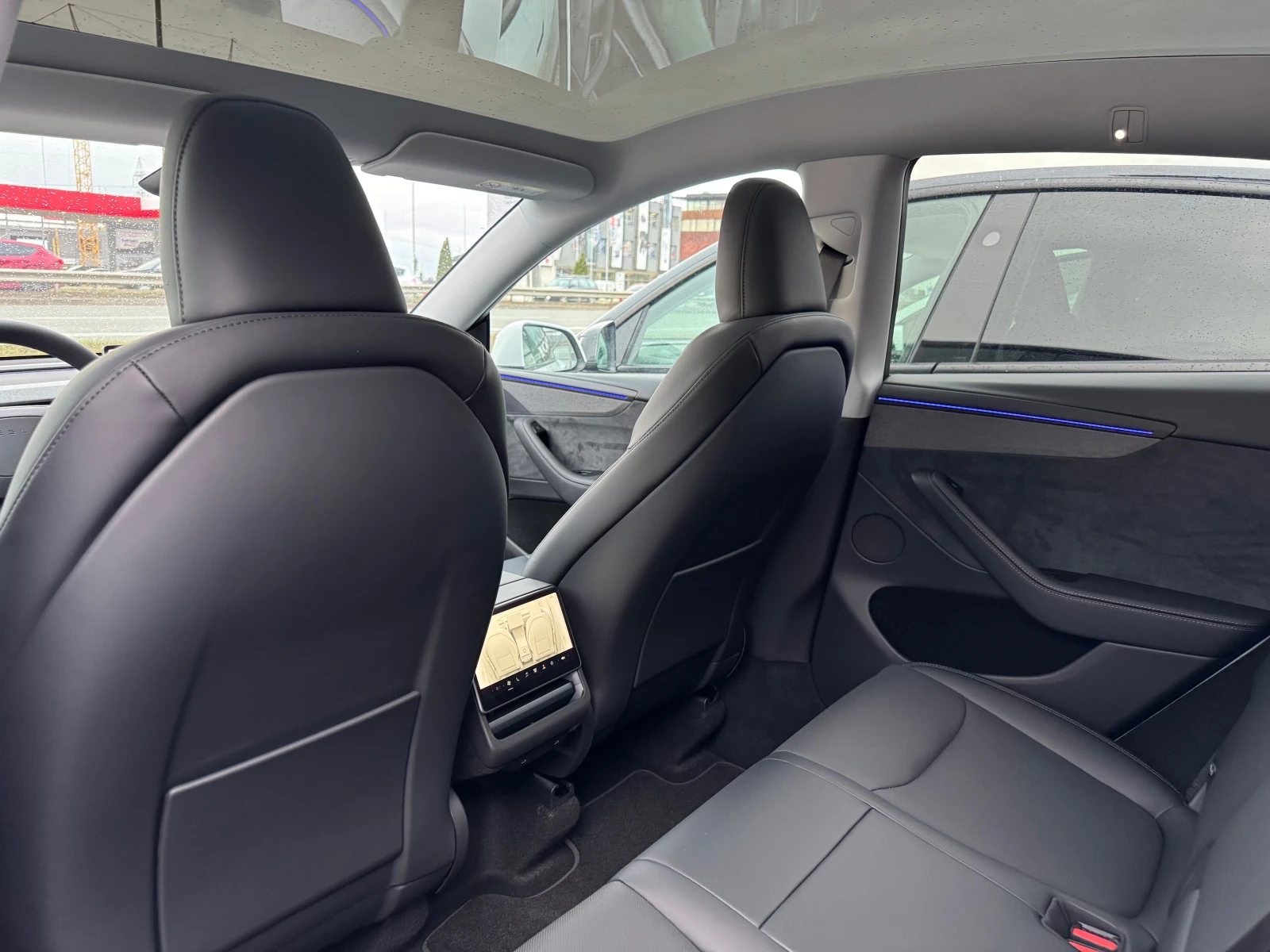 Tesla Model Y Juniper-2025\Standart, — 16