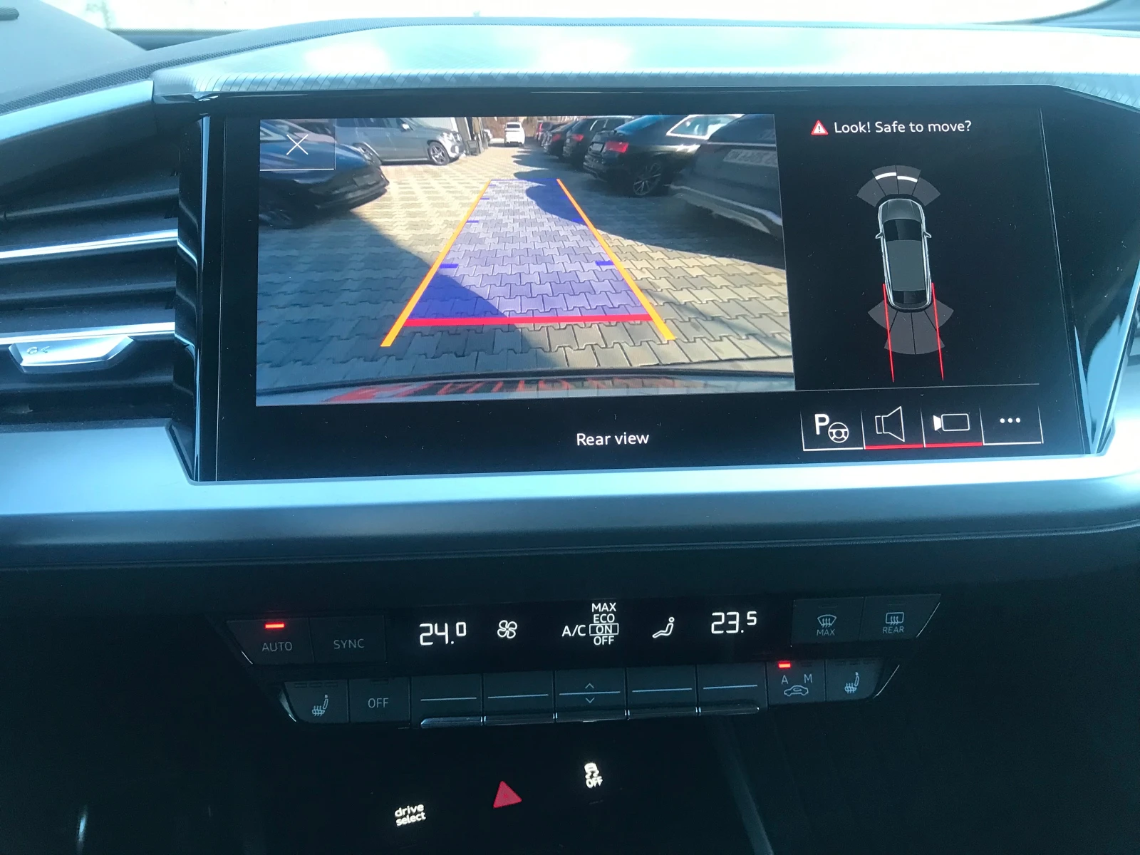 2023 Audi Q4 e-tron 40 Sportback quattro — 9