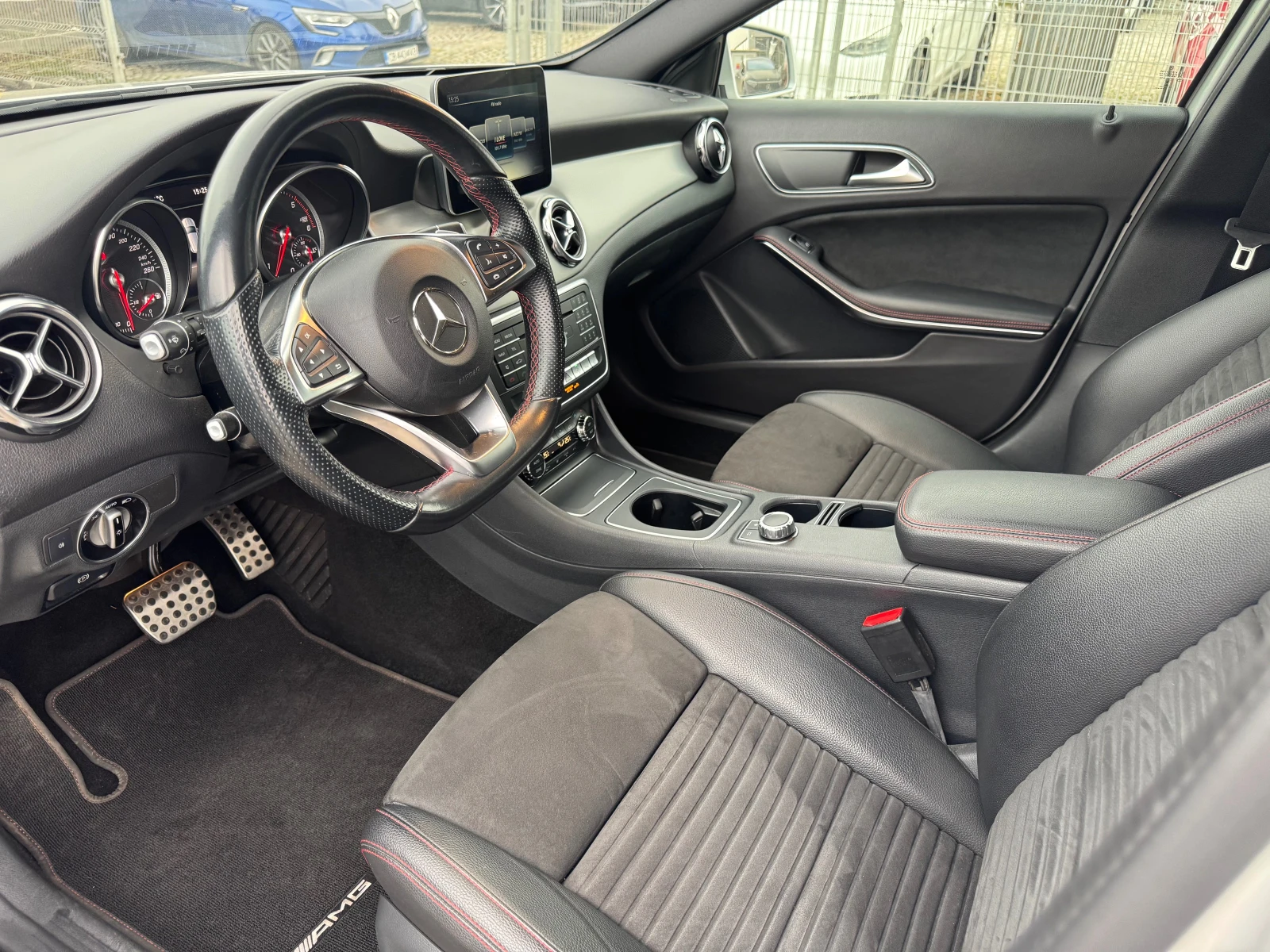 Mercedes-Benz GLA 220 4-MATIC/AMG — 9