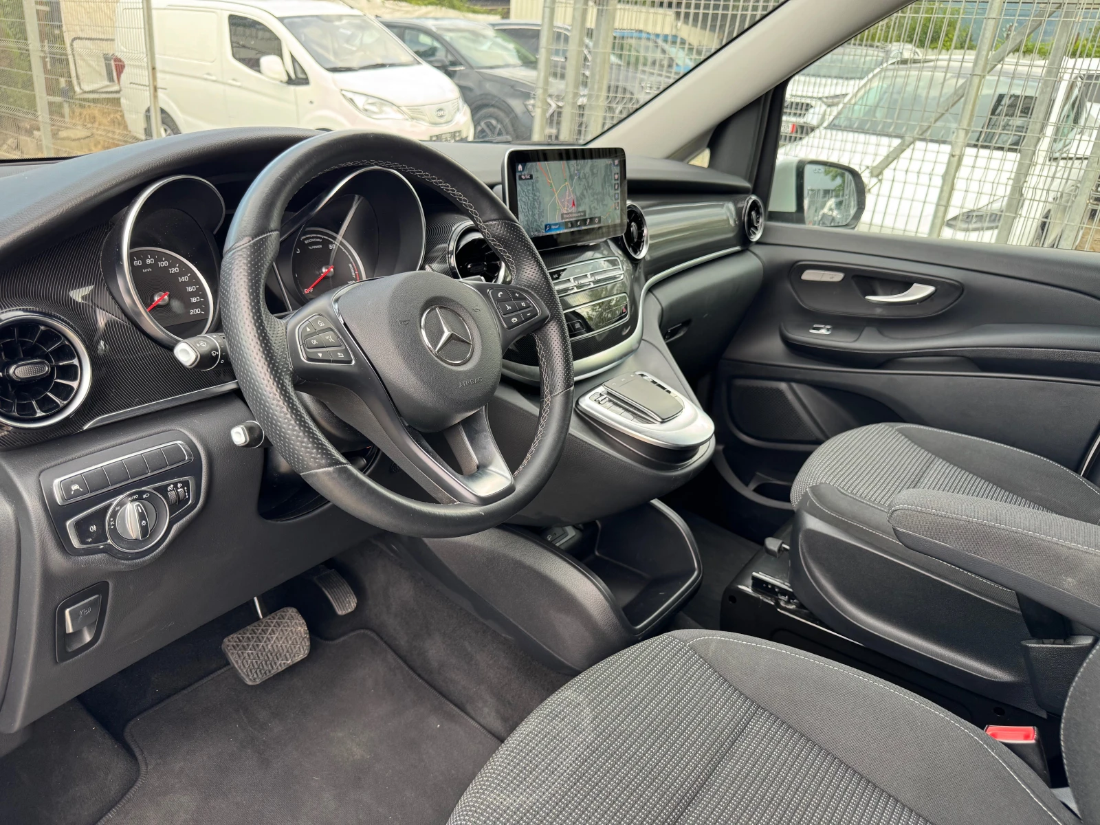 Mercedes-Benz EQV 300 Long — 13