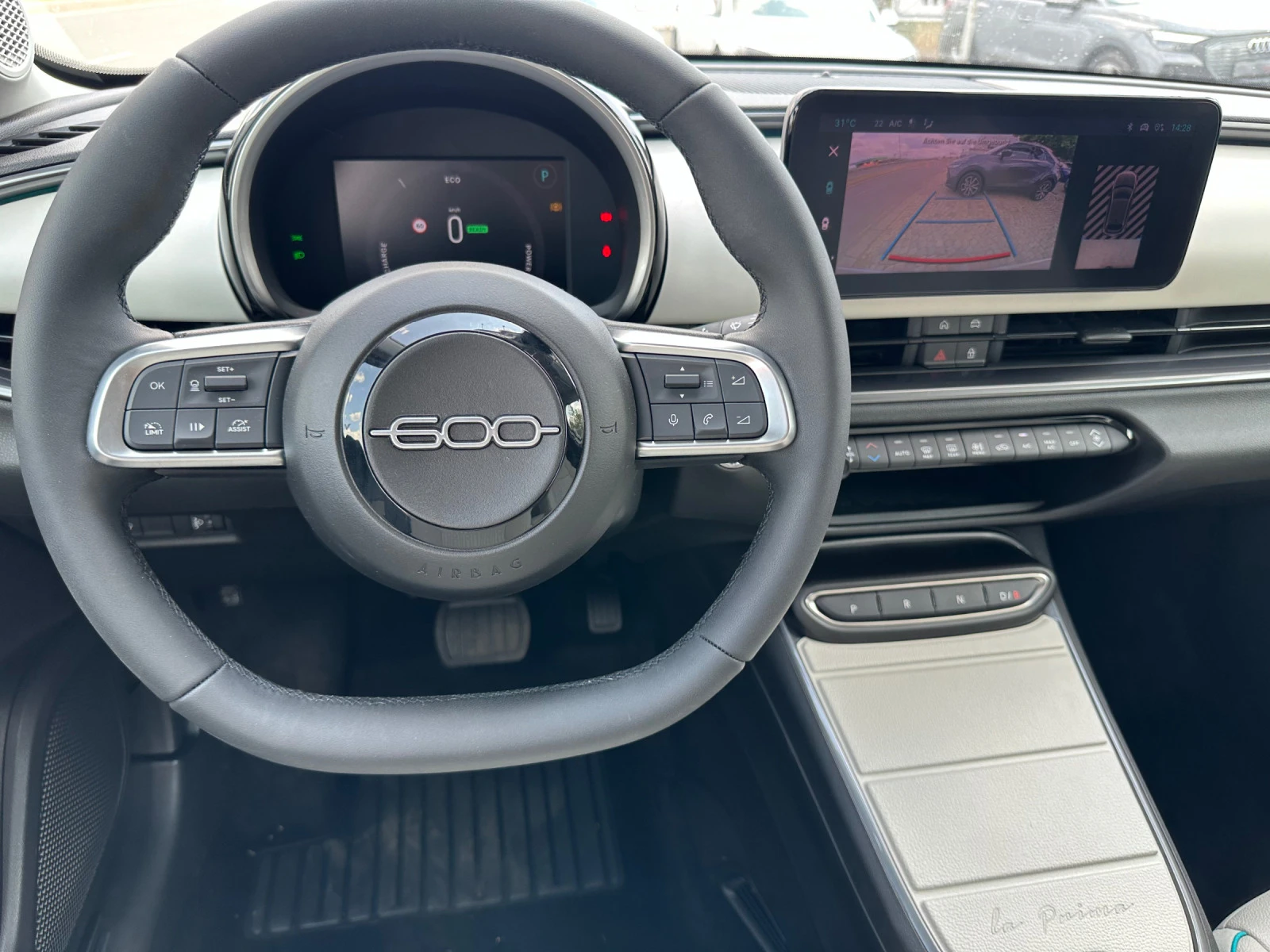 Fiat 600 e/LaPrima/PDC/Massage/Kamera Обява: — 14