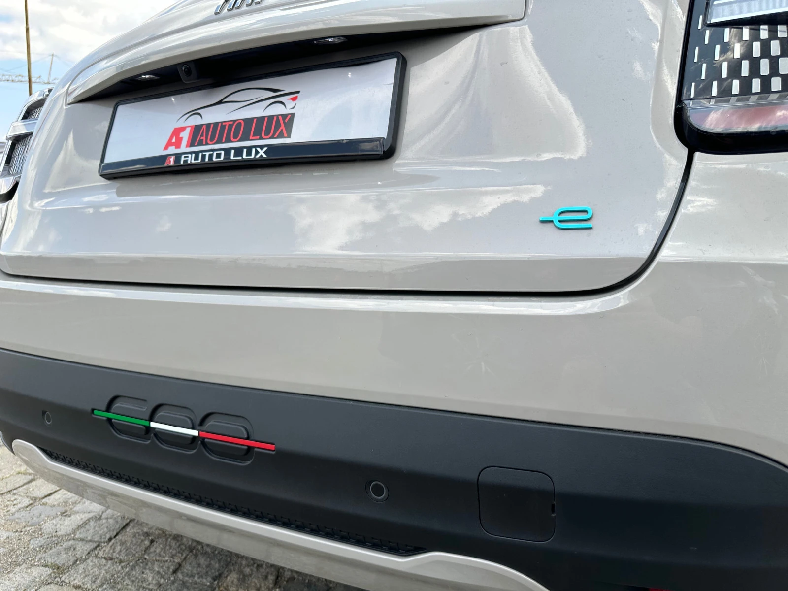 Fiat 600 e/LaPrima/PDC/Massage/Kamera Обява: — 15