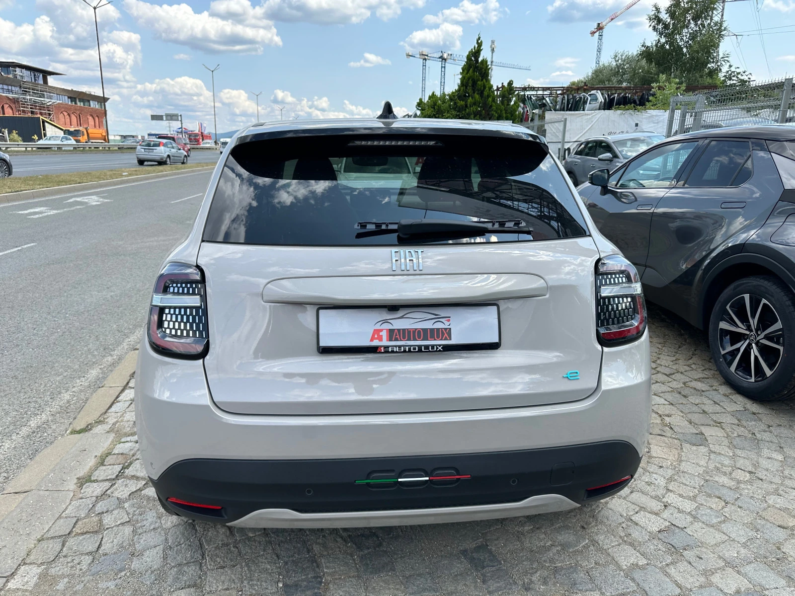 Fiat 600 e/LaPrima/PDC/Massage/Kamera Обява: — 7