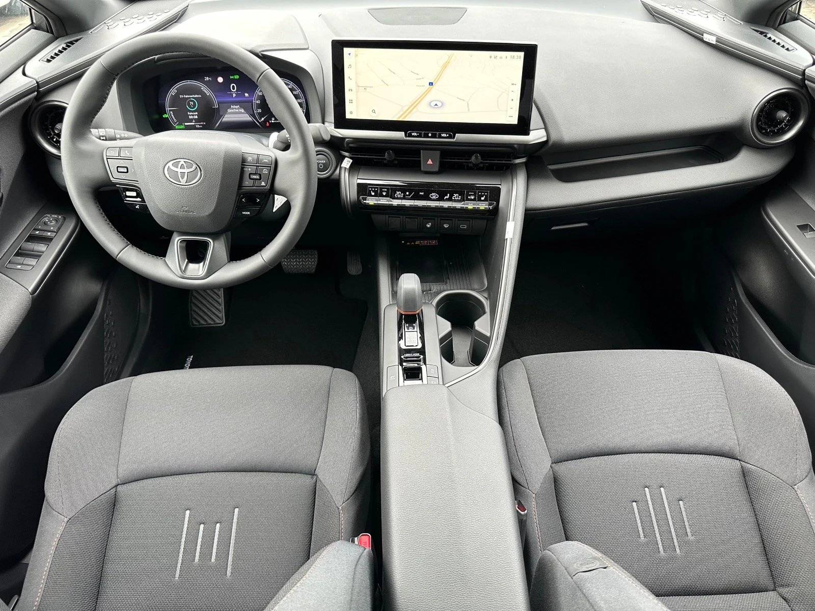 Toyota C-HR 0 км/2, — 10