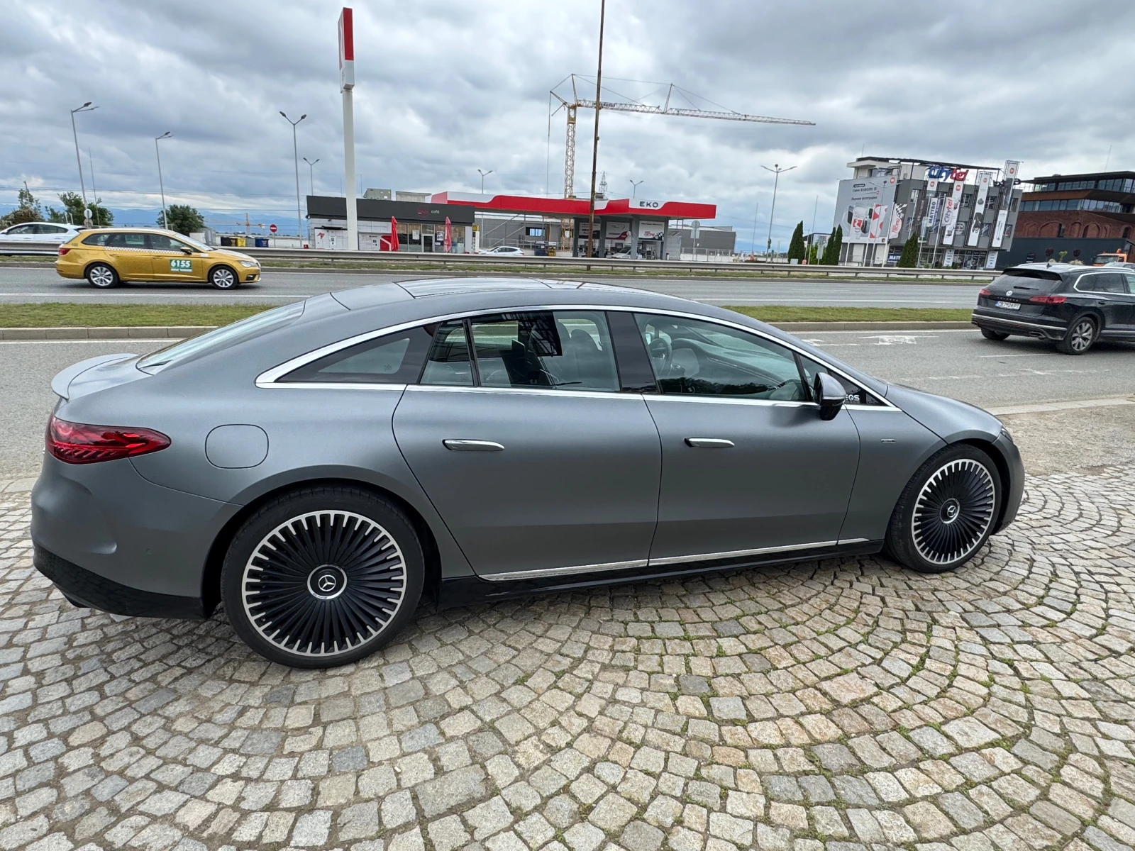 Mercedes-Benz EQS AMG 53 — 8