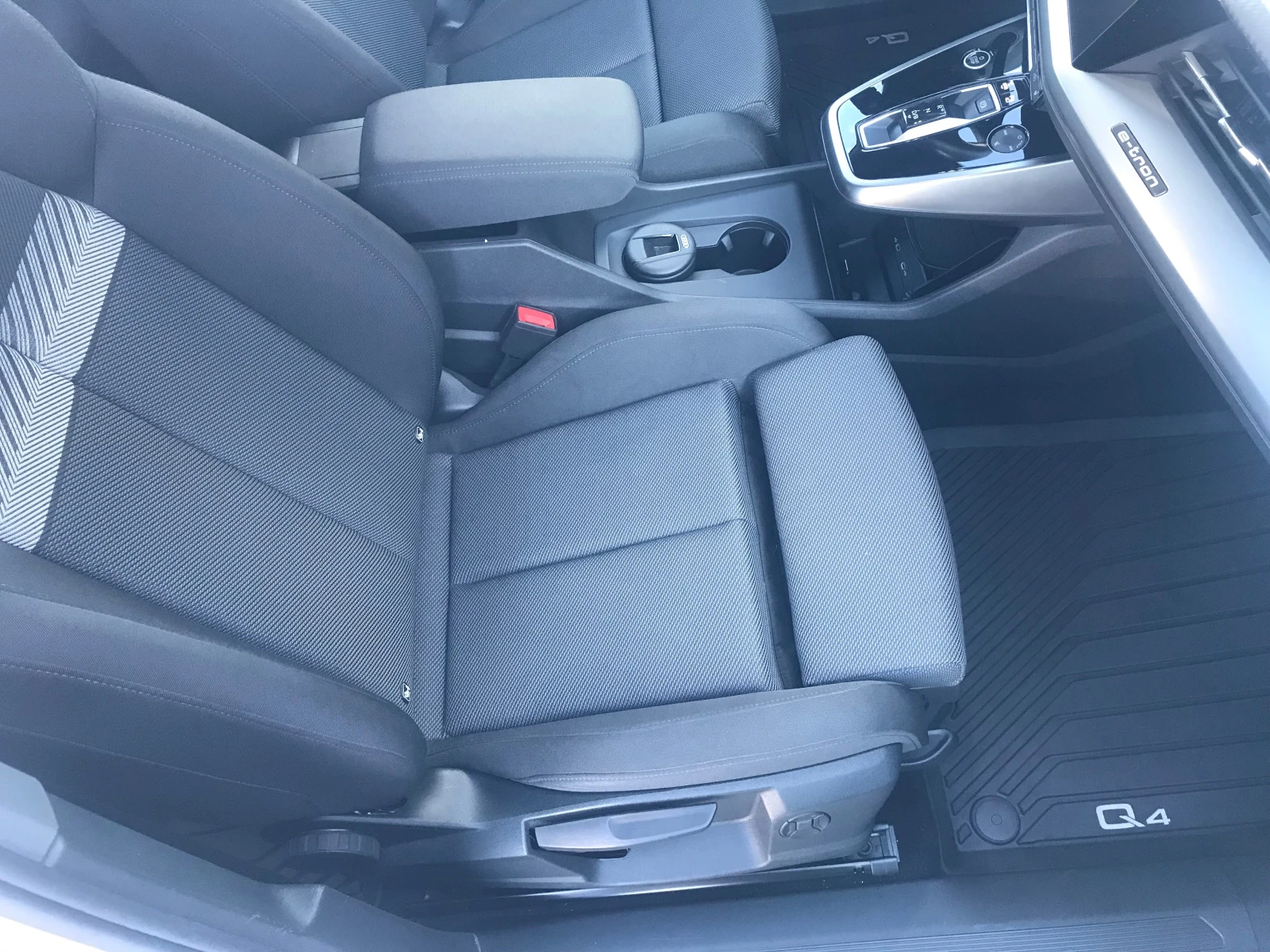 Audi Q4 Гаранция до — 13