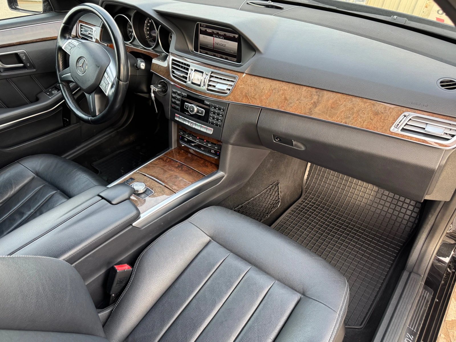 Mercedes-Benz E 350 Bluetec/4Matic/Panorama — 13