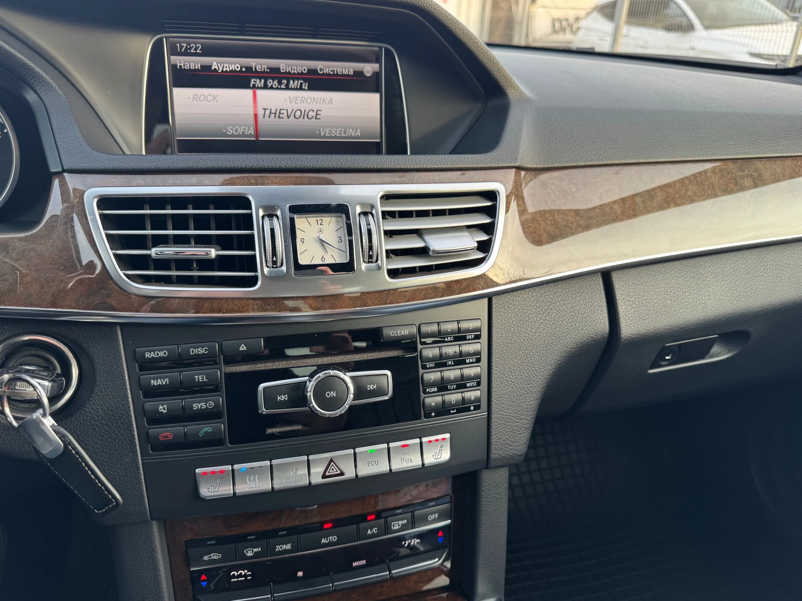 Mercedes-Benz E 350 Bluetec/4Matic/Panorama — 12