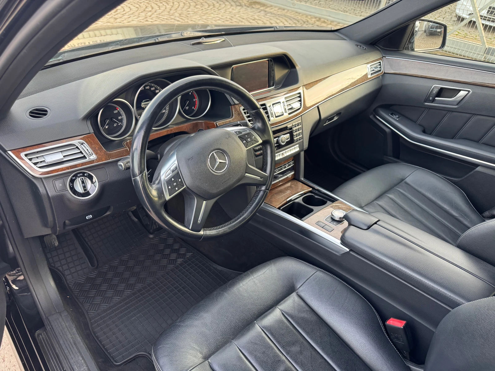 Mercedes-Benz E 350 Bluetec/4Matic/Panorama — 9