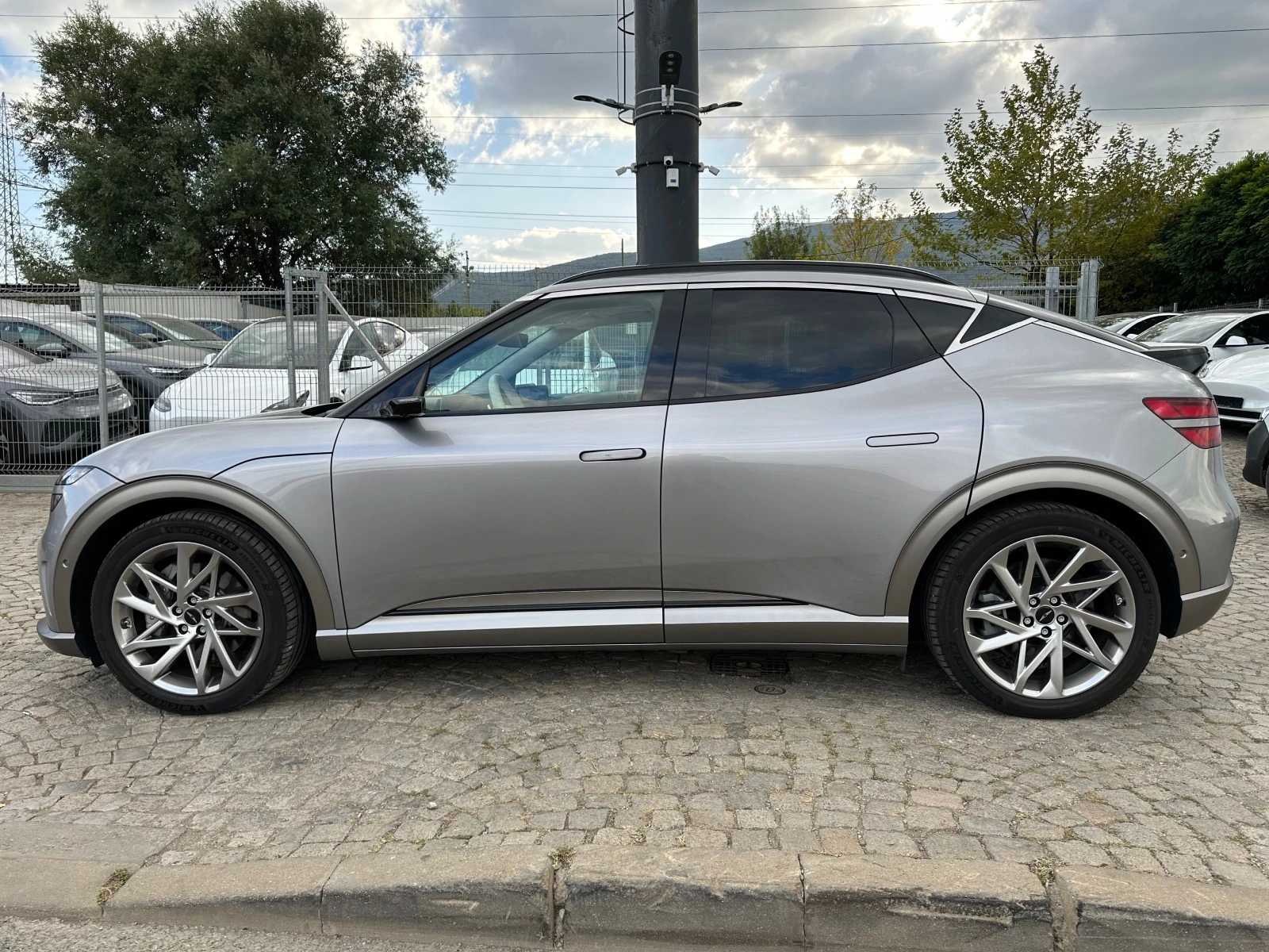 Genesis GV60 SPORT-4X4-77, 4 — 6